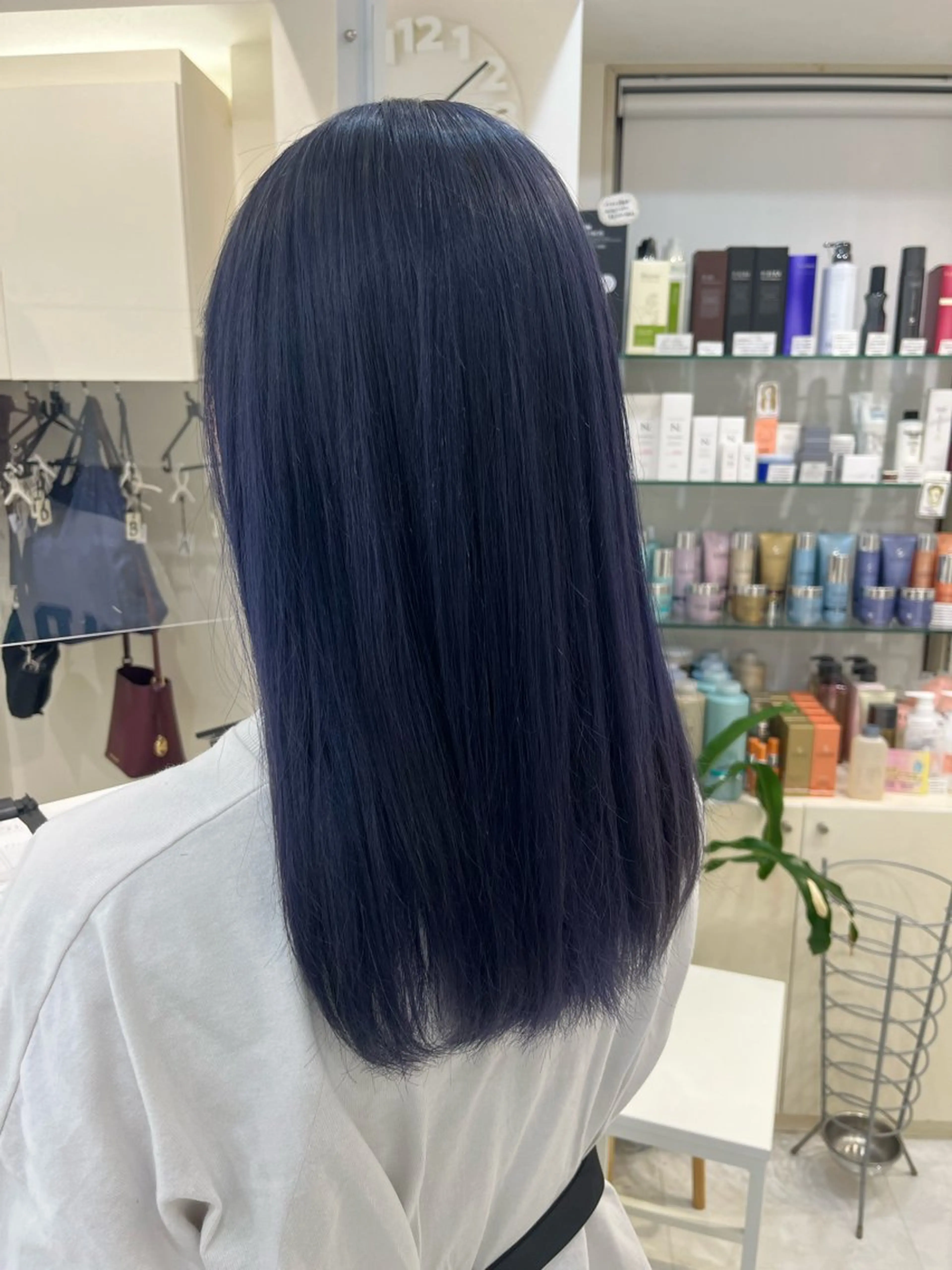 セミロング カラー ブルーカラー ブルーラベンダー ラベンダーカラー ヘアカラー トリートメント 山森 大地のヘアスタイル