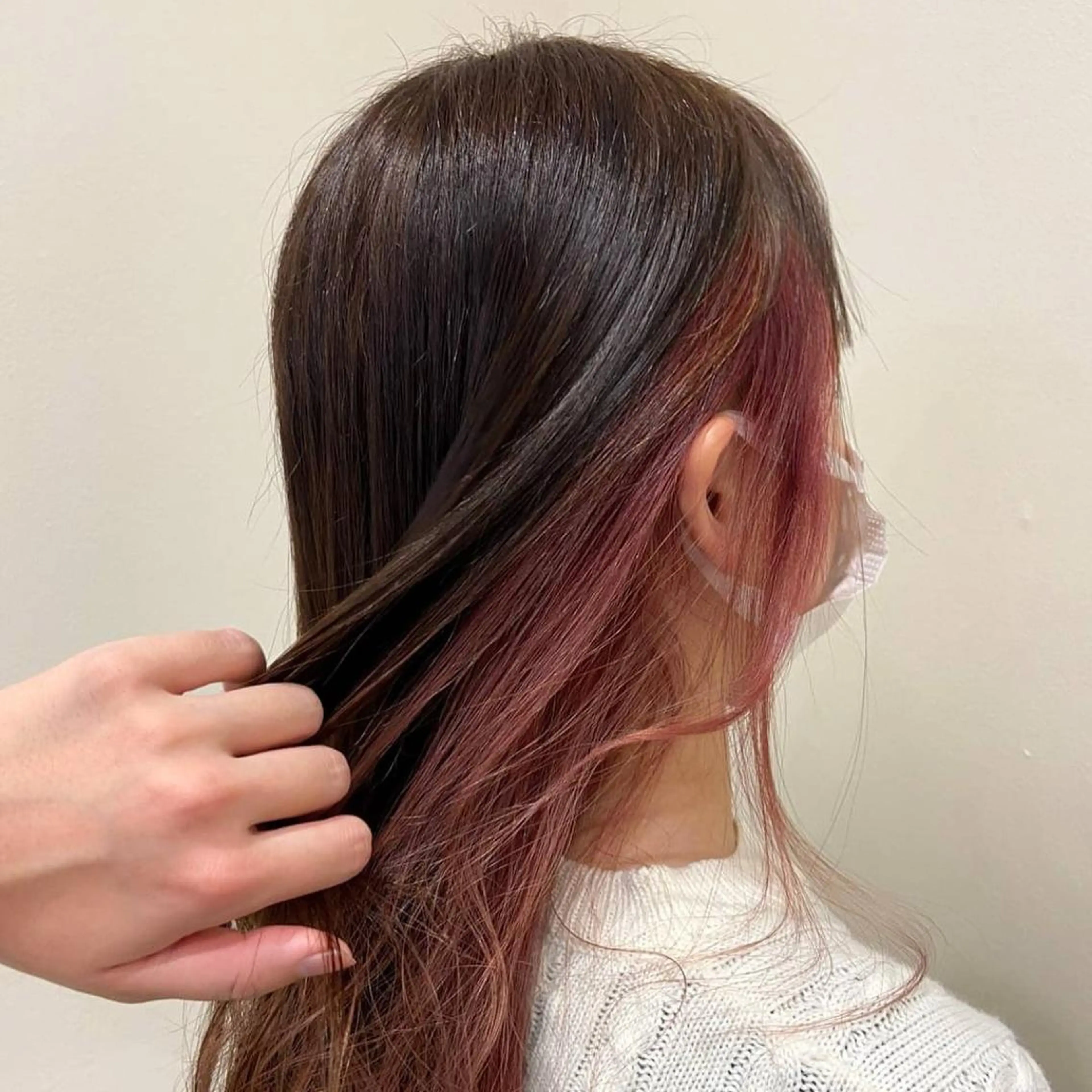 セミロング カラー インナーカラー mugelca e'n所属・ワタナベ リリコのヘアスタイル