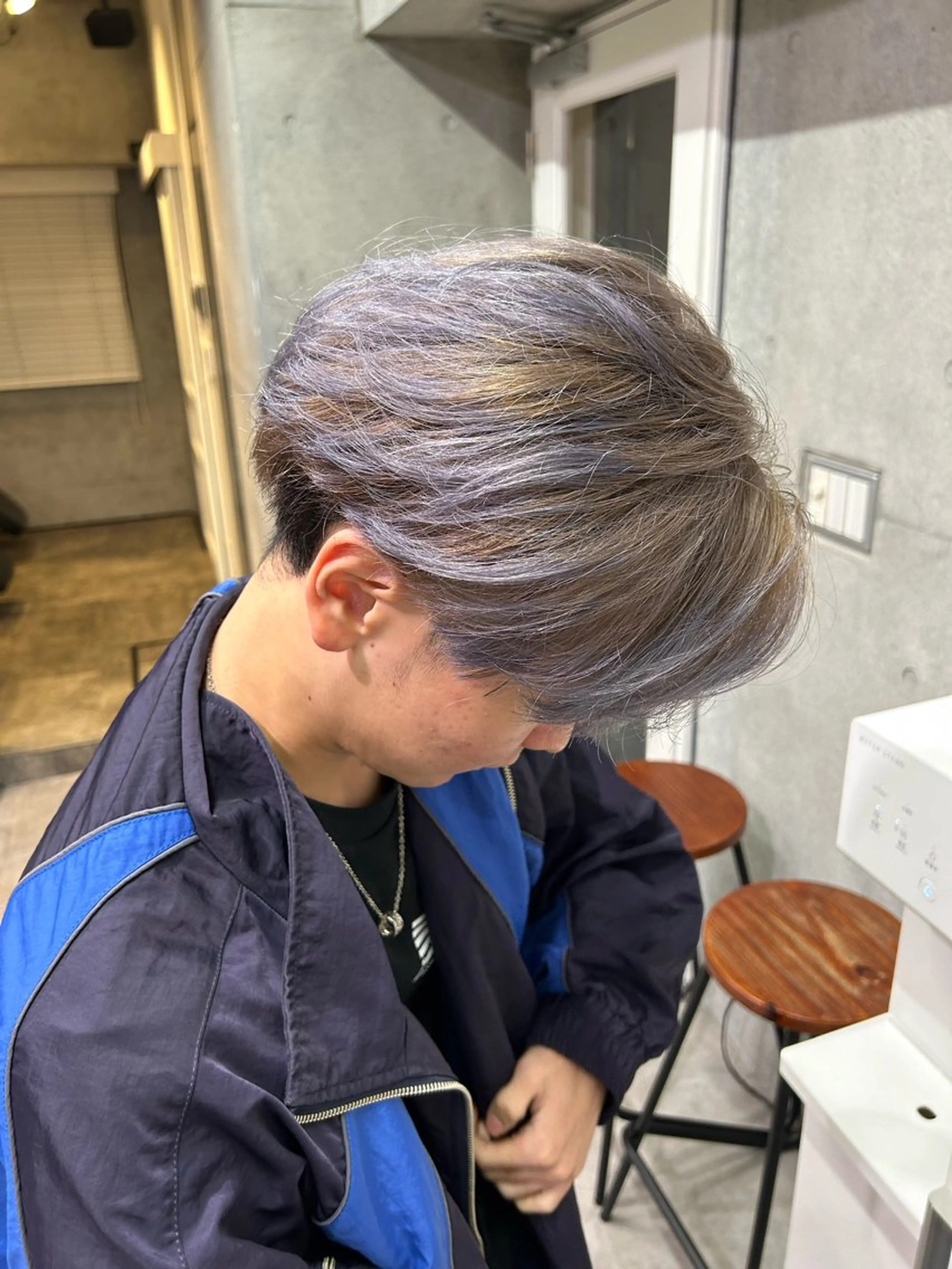ショート ヘアカラー トリートメント ブリーチ⌇﻿ベージュ ハイトーン⌇﻿ヒロトのヘアスタイル