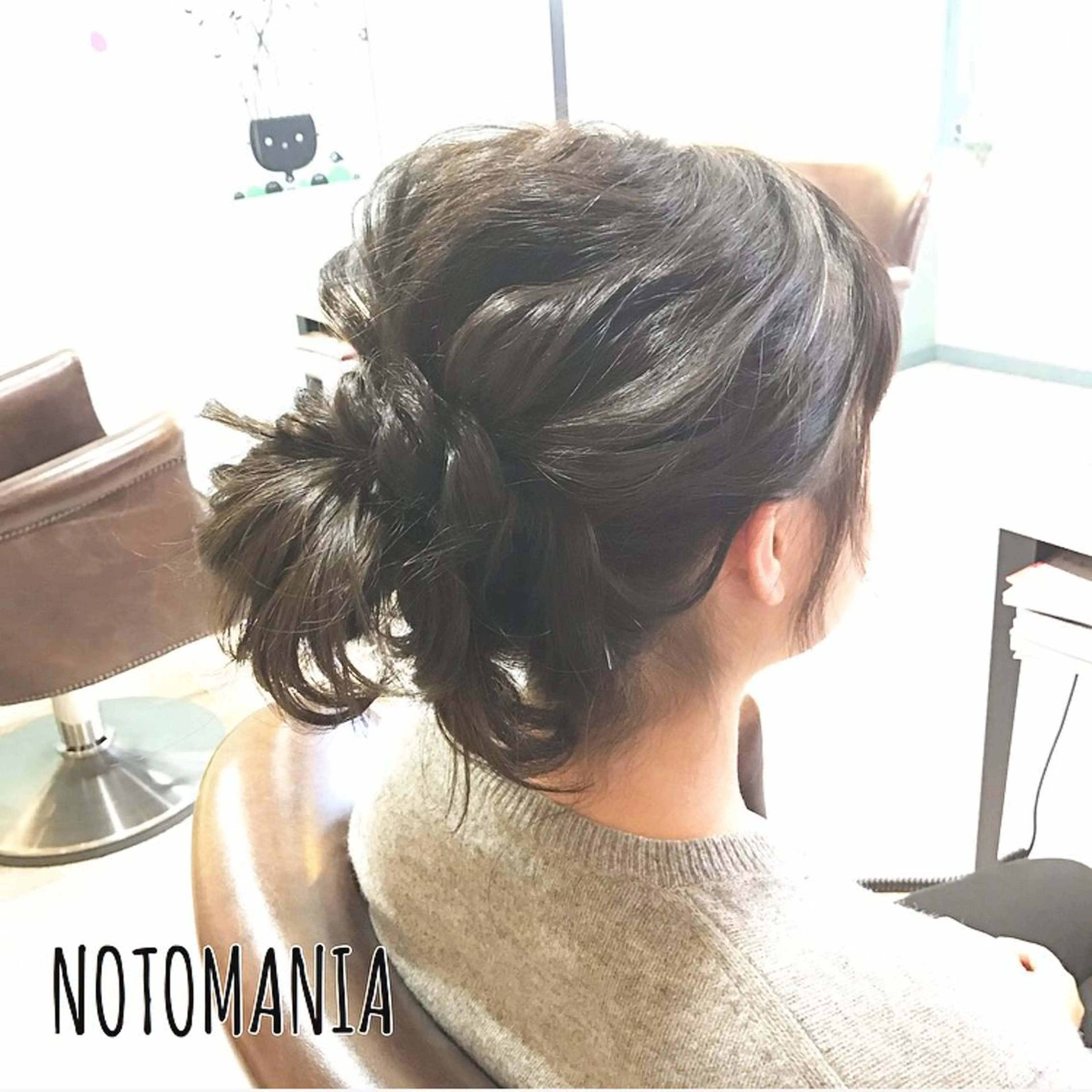 セミロング ロング カラー ヘアアレンジ お団子ヘア ベージュカラー イルミナカラー 外国人風カラー トリートメント イシハラ アズサのヘアスタイル