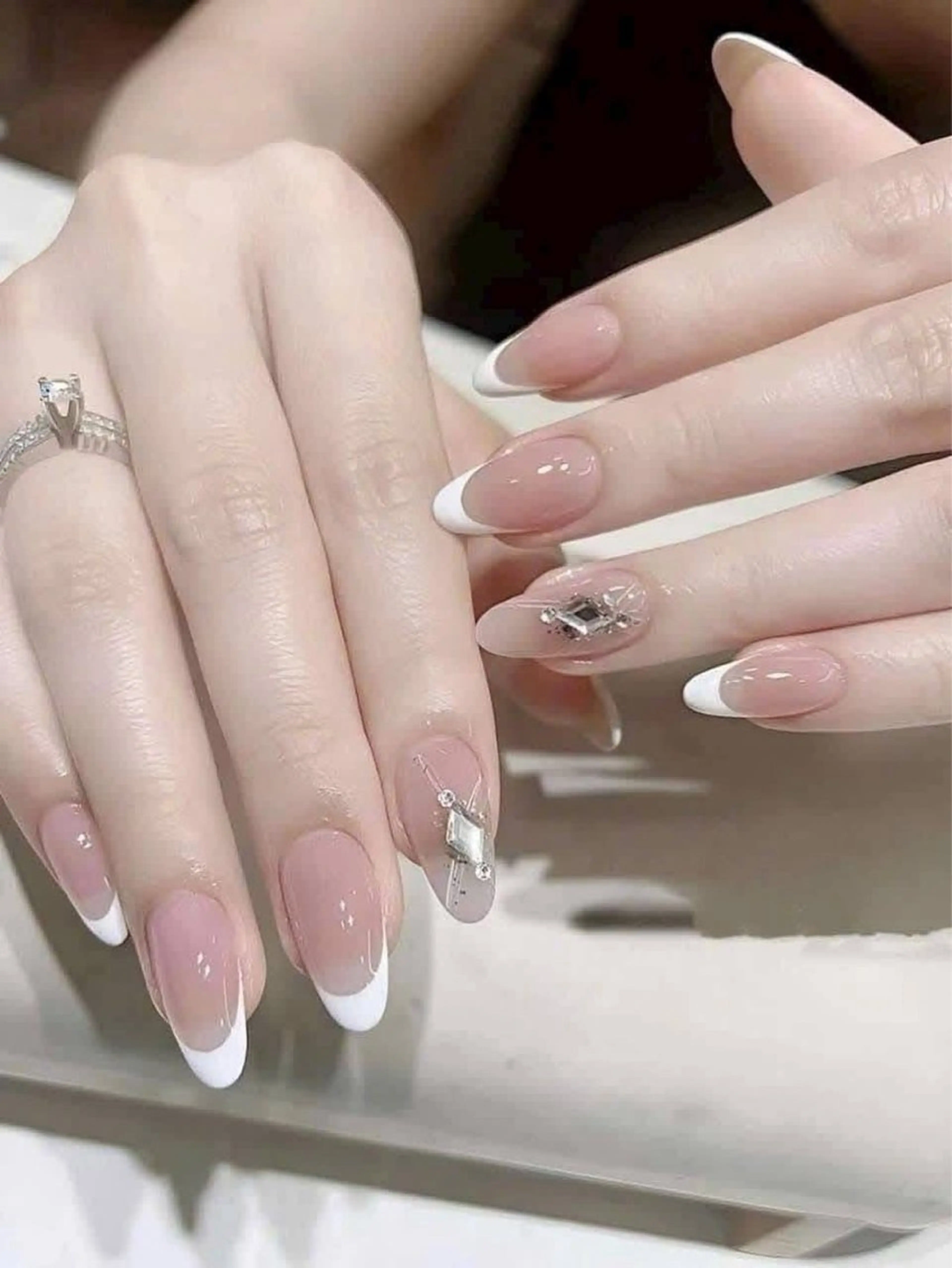 ネイル ハンドネイル T. Leeのネイルデザイン