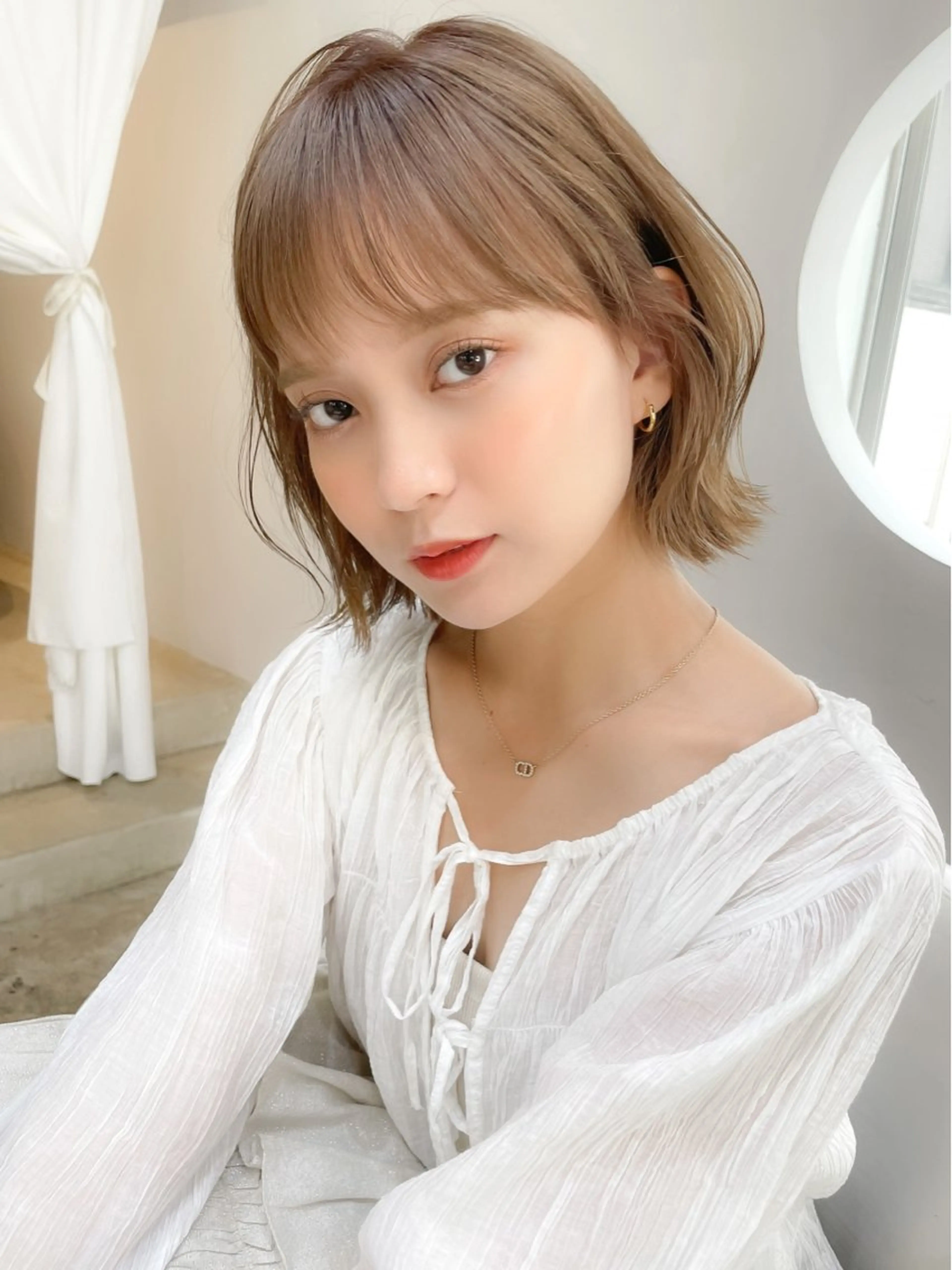 ショート カラー ブリーチ ケアブリーチ ダブルカラー ハイライトカラー イルミナカラー カット ヘアカラー トリートメント ミディアム/顔周り/ ベージュ🌼mayuのヘアスタイル