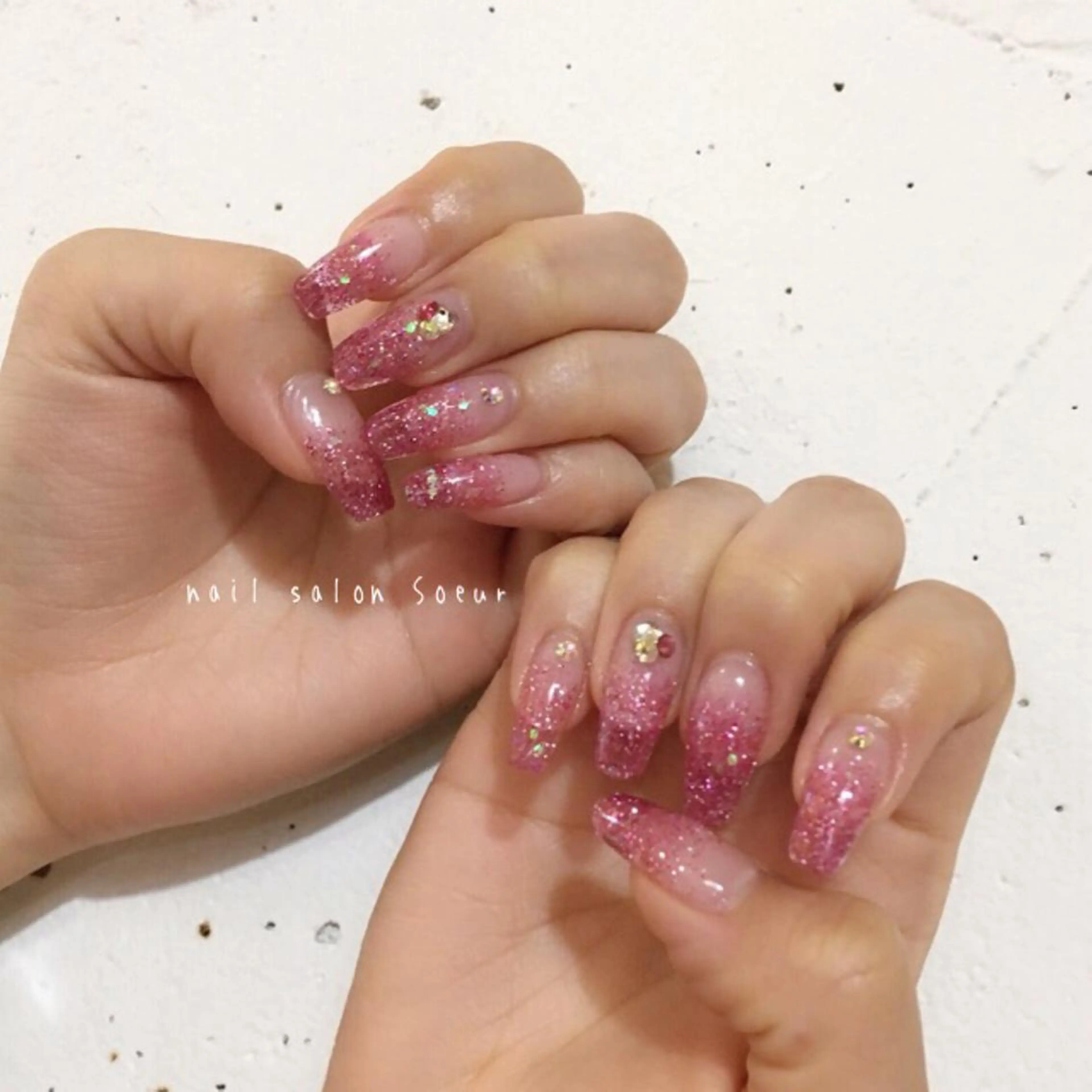 ネイル 長さ出し ラメ(グリッター) ラメグラデーション ピンク スカルプネイル ハンドネイル nail salon Soeurのネイルデザイン