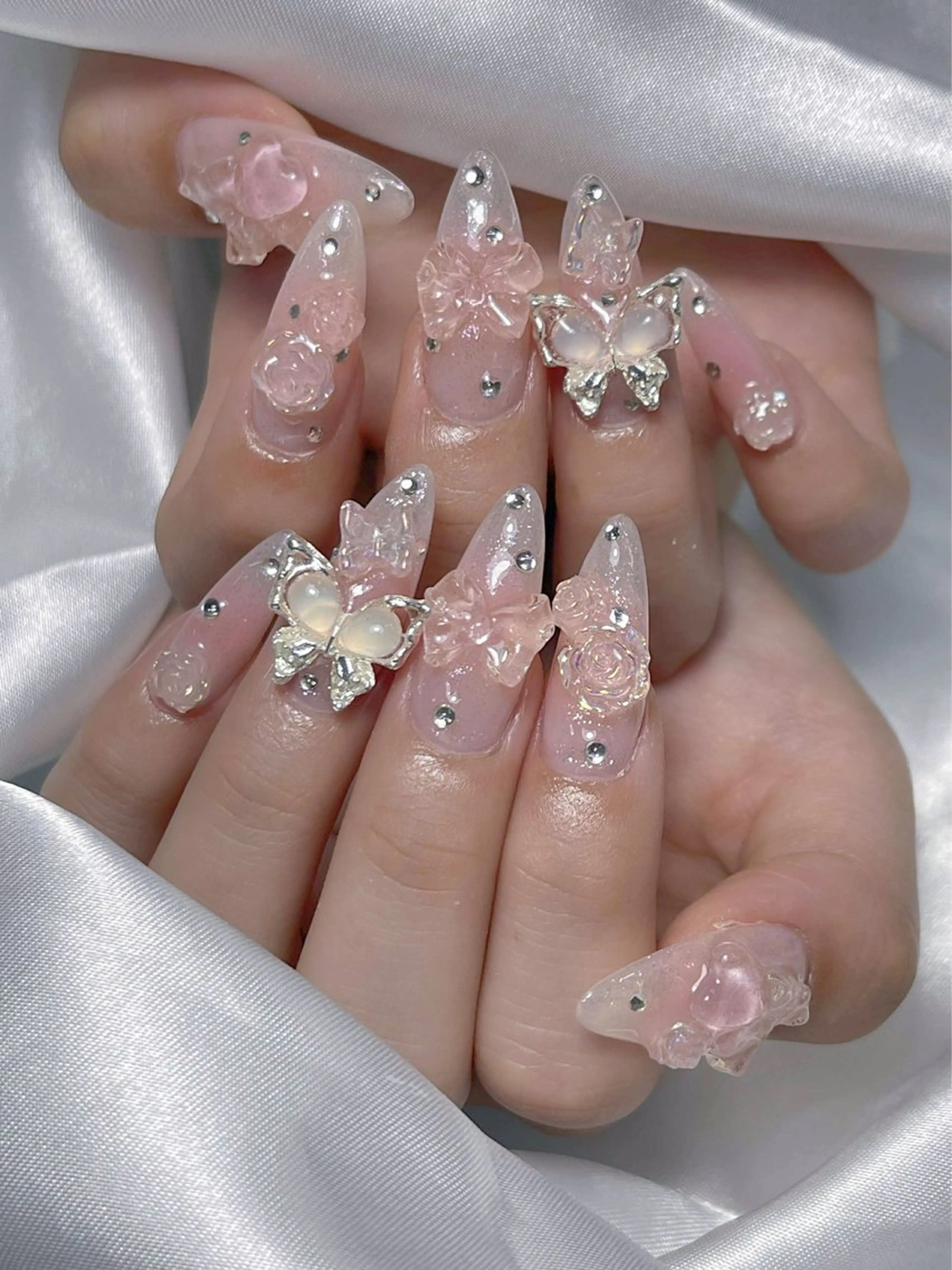 ネイル ハンドネイル LEELA NAIL STUDIO所属・LEELA NAIL STUDIOのネイルデザイン