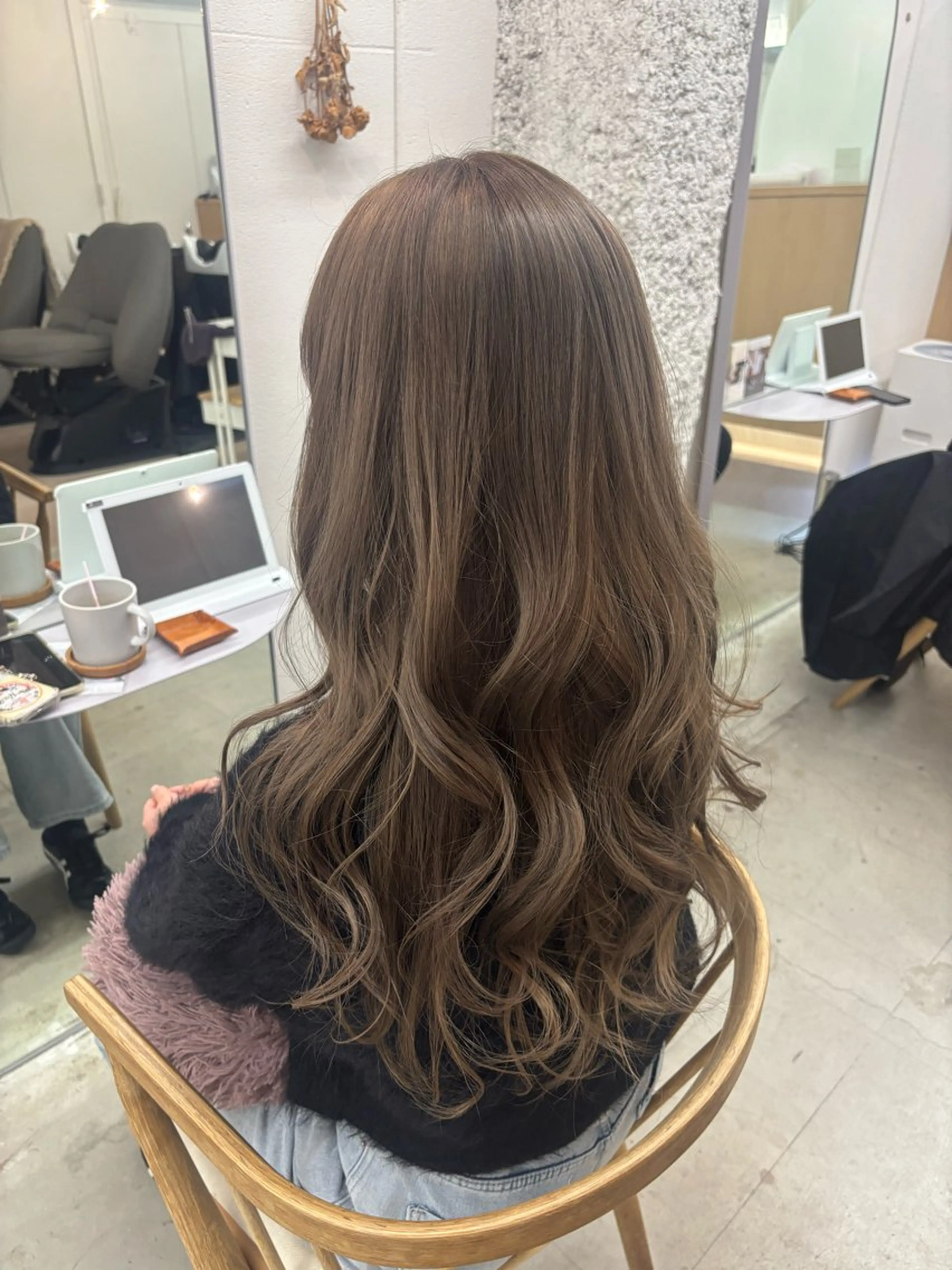 カラー ブリーチ グレージュ ヘアカラー トリートメント 🌷花屋併設🌷 岡本明日実のヘアスタイル