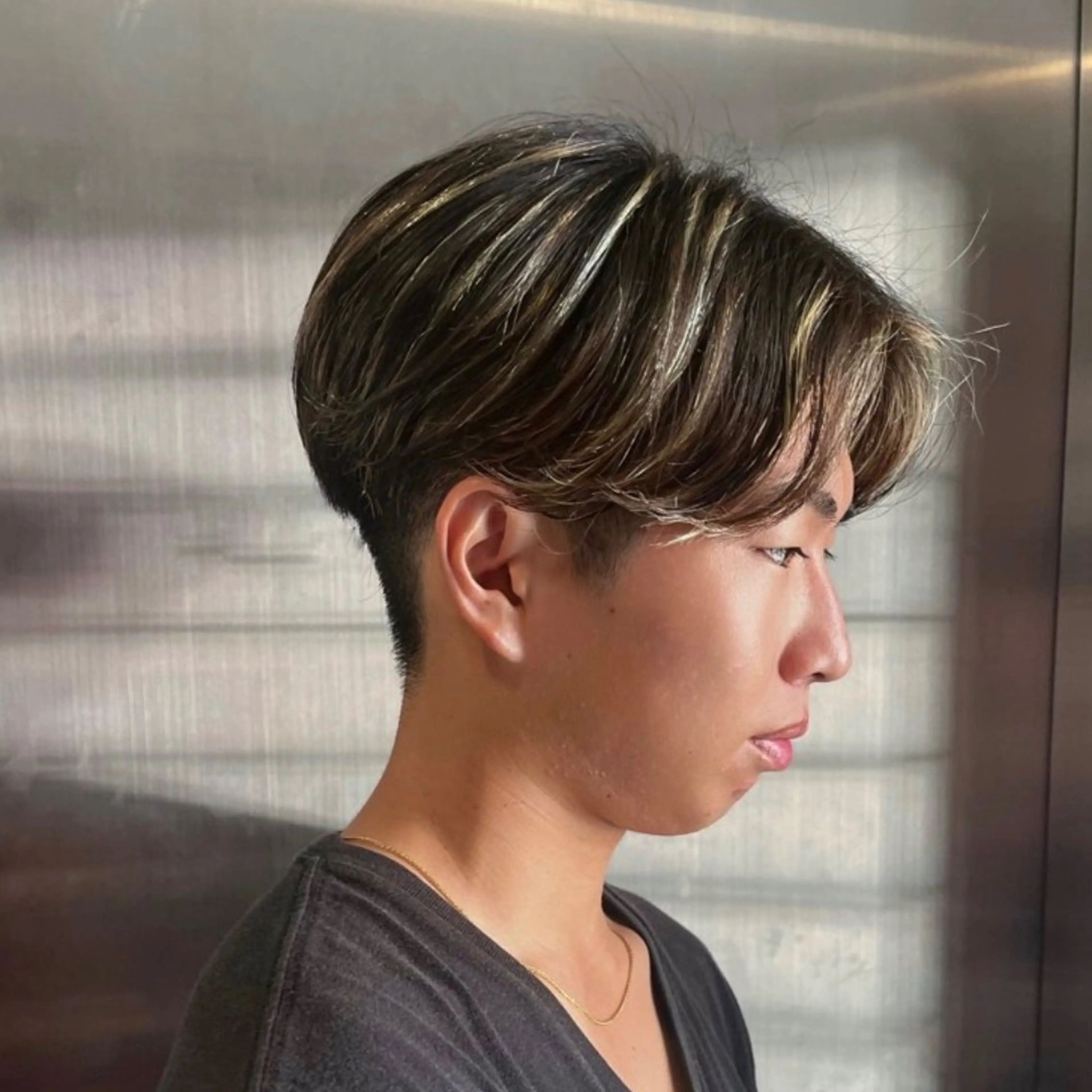 ショート メンズ メンズセンターパート /フェザーパーマのヘアスタイル