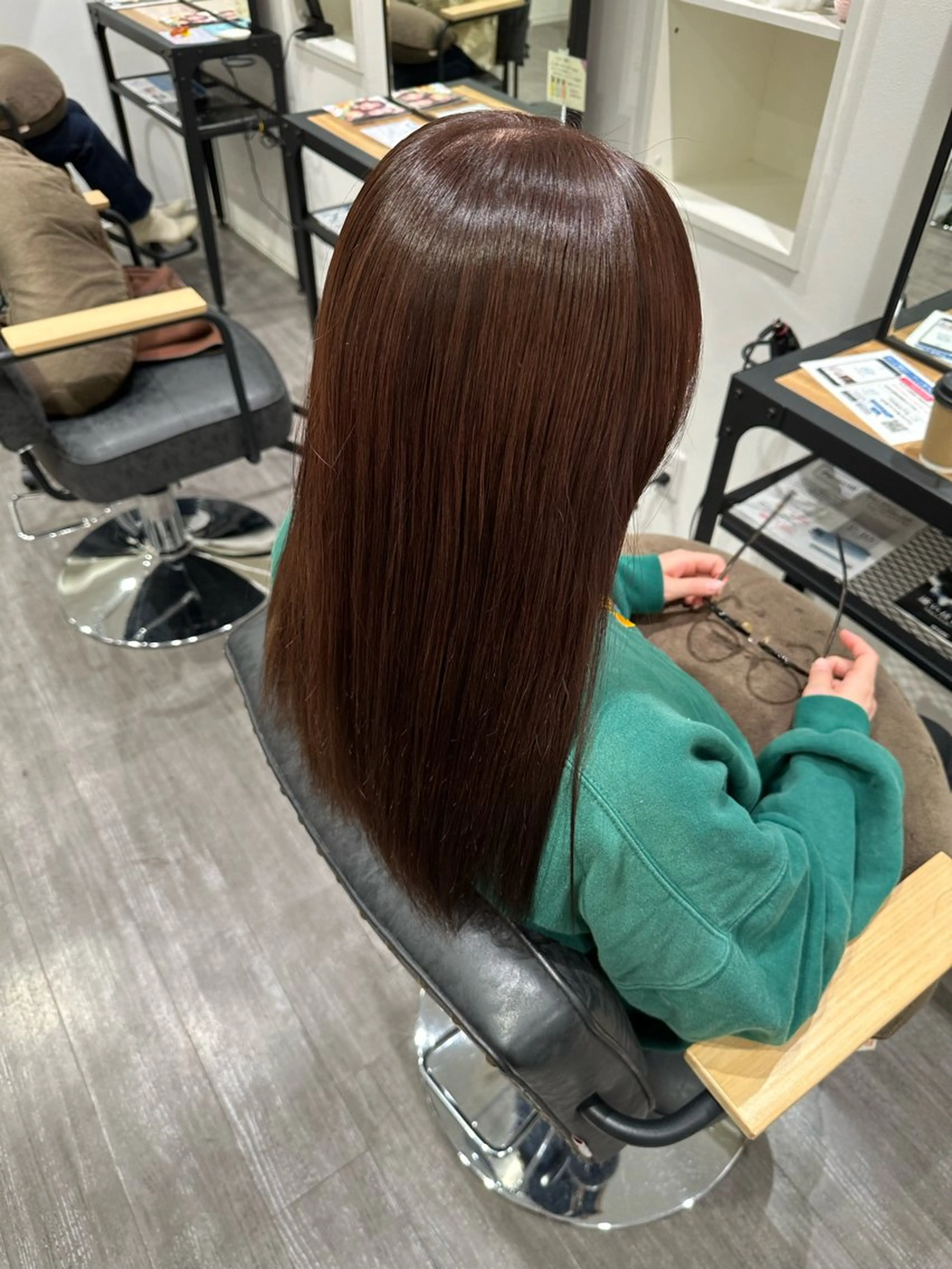 セミロング カラー ブラウンカラー ピンクカラー ピンクブラウン ヘアカラー トリートメント 上田 紗也のヘアスタイル