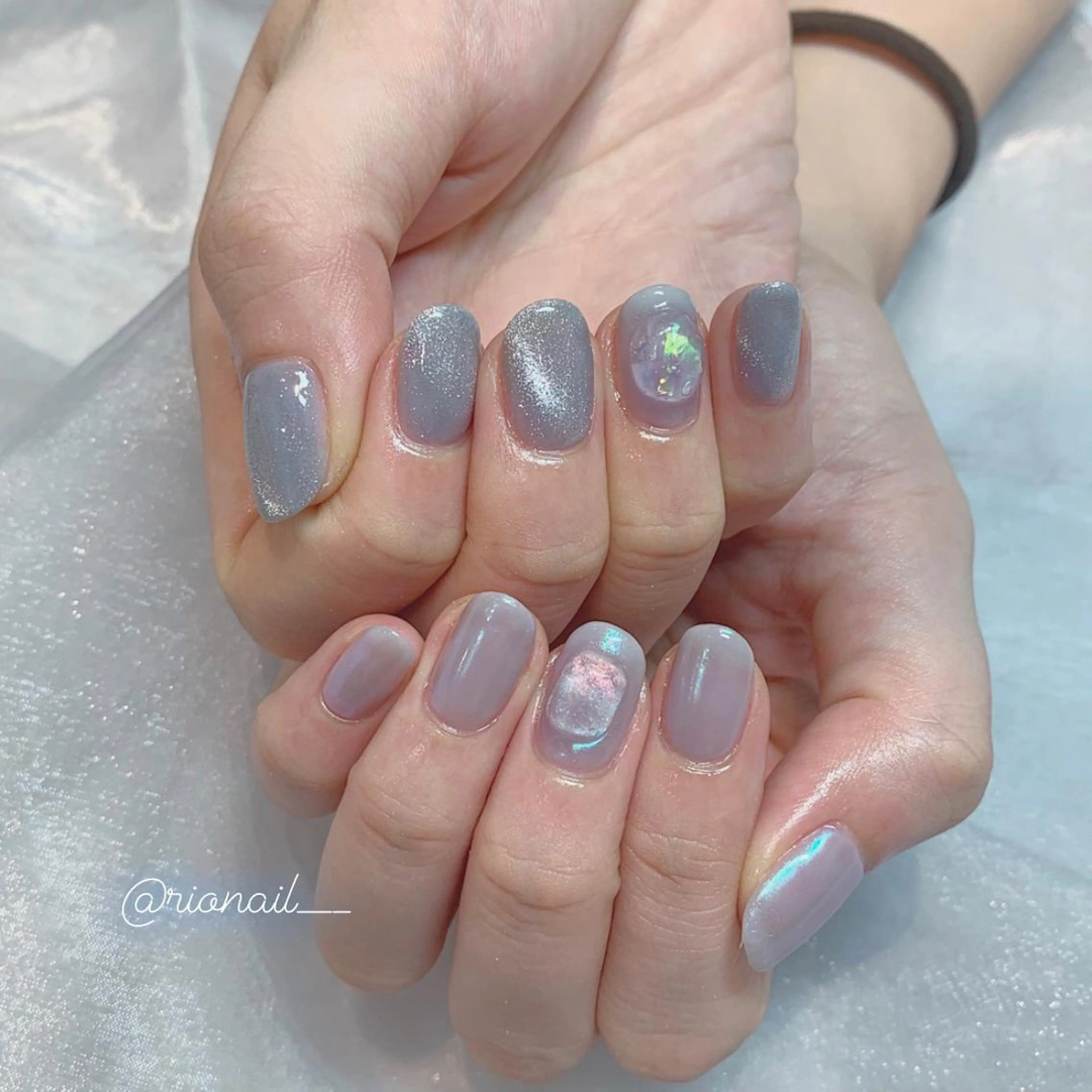 ネイル アートネイル 𝘙𝘪𝘰𝘯𝘢 ...🕯🤍のネイルデザイン