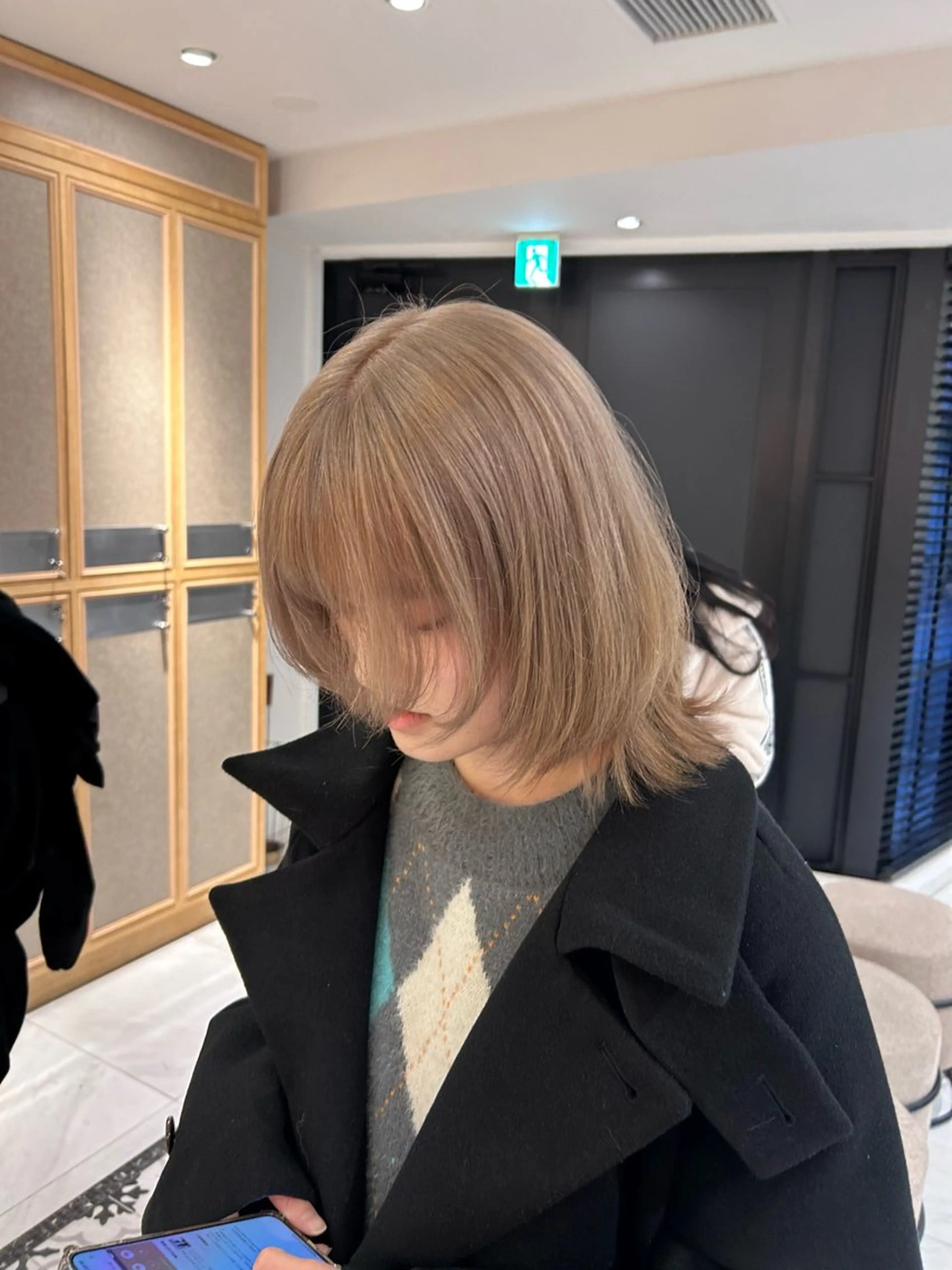 ミディアム カラー カット ヘアカラー トリートメント ヘッドスパ ヘアセット miko🪽地毛風/ ハイトーン/レイヤーのヘアスタイル