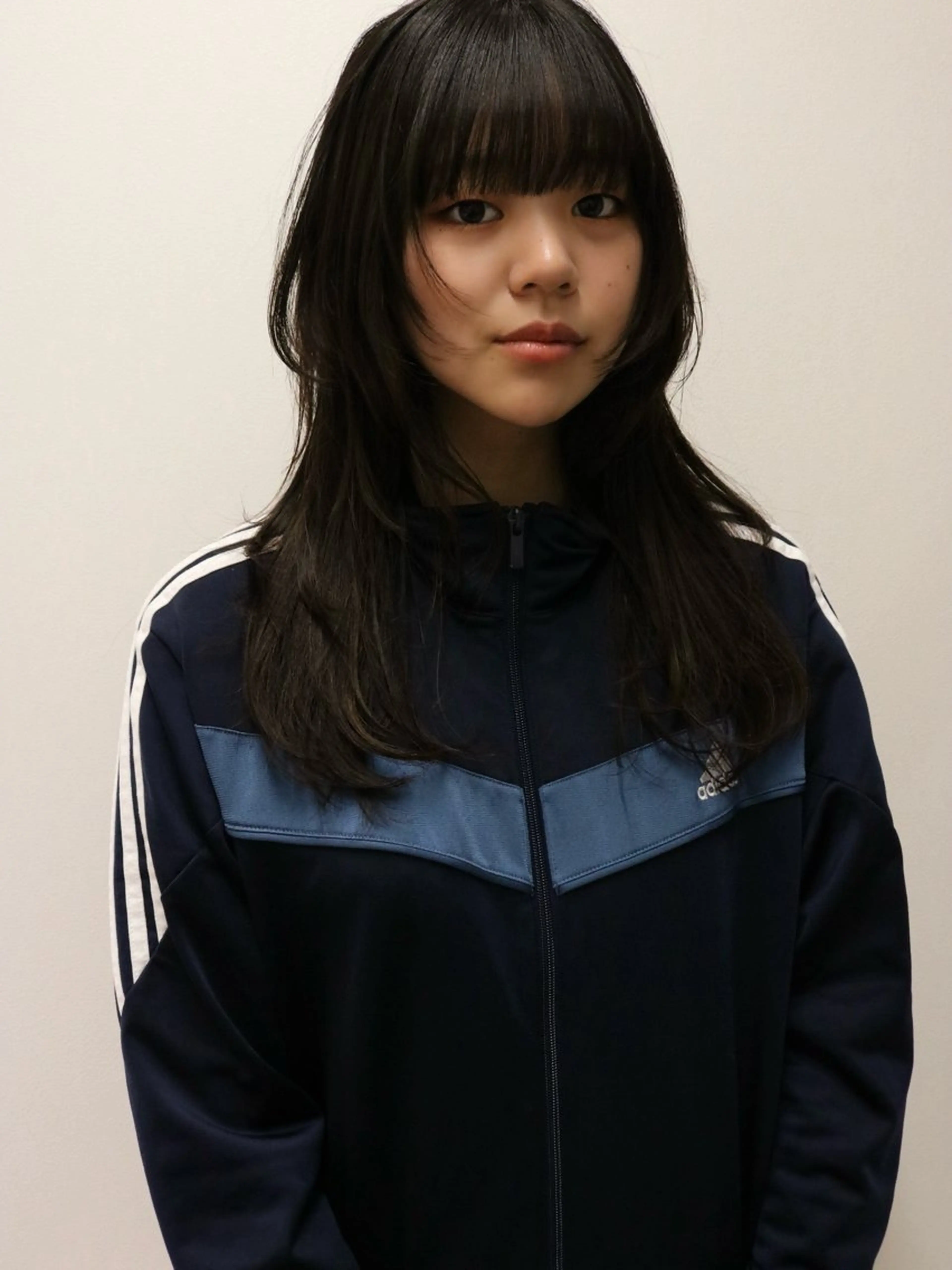 セミロング カット 松村 澪里のヘアスタイル