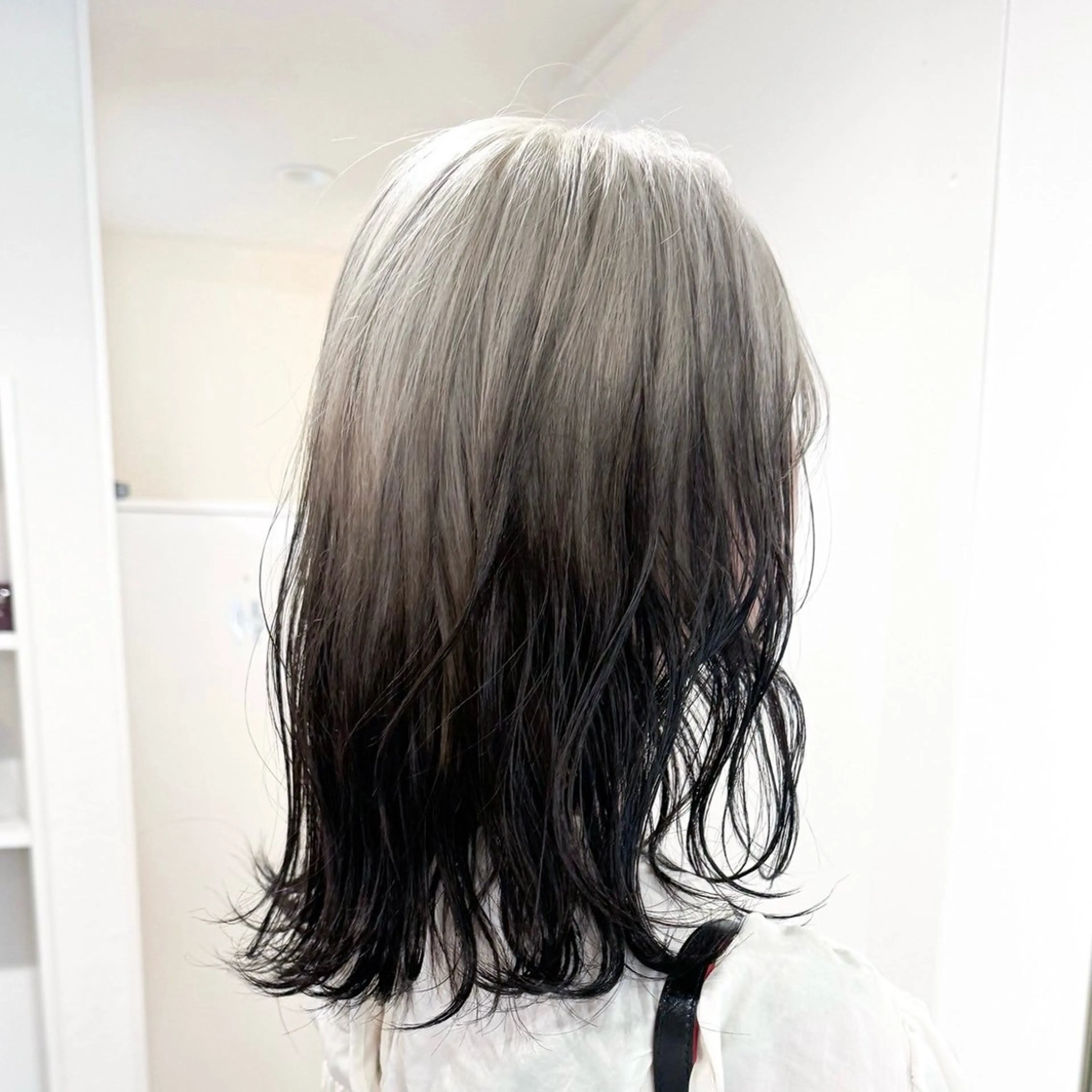 ミディアム カラー カット ヘアカラー トリートメント ハイトーン/ウルフ/ レイヤー/Asukaのヘアスタイル