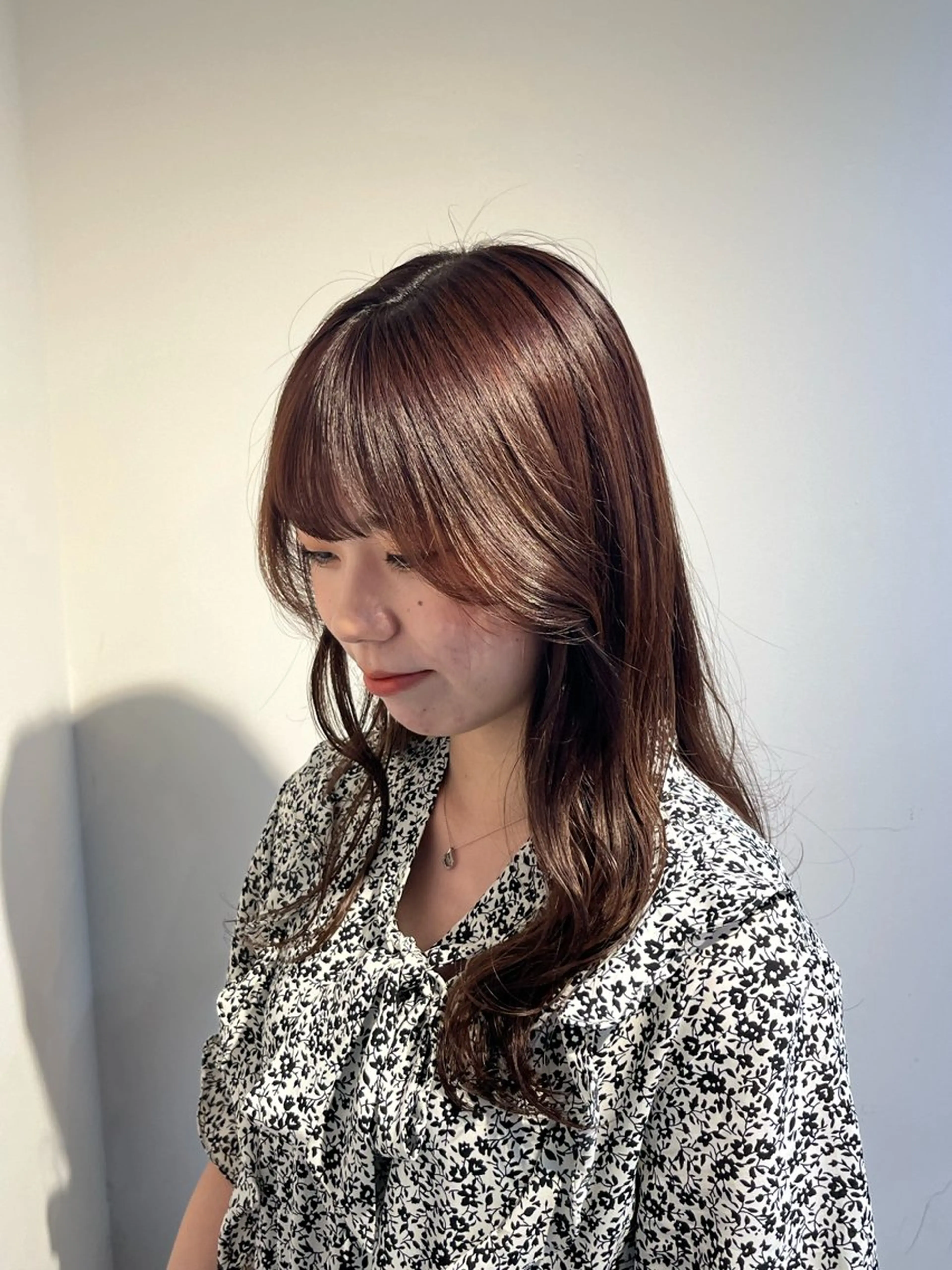 セミロング カラー ピンクカラー Licol【リコル】所属・本木下朋花/髪質 改善×ダブルカラーのヘアスタイル