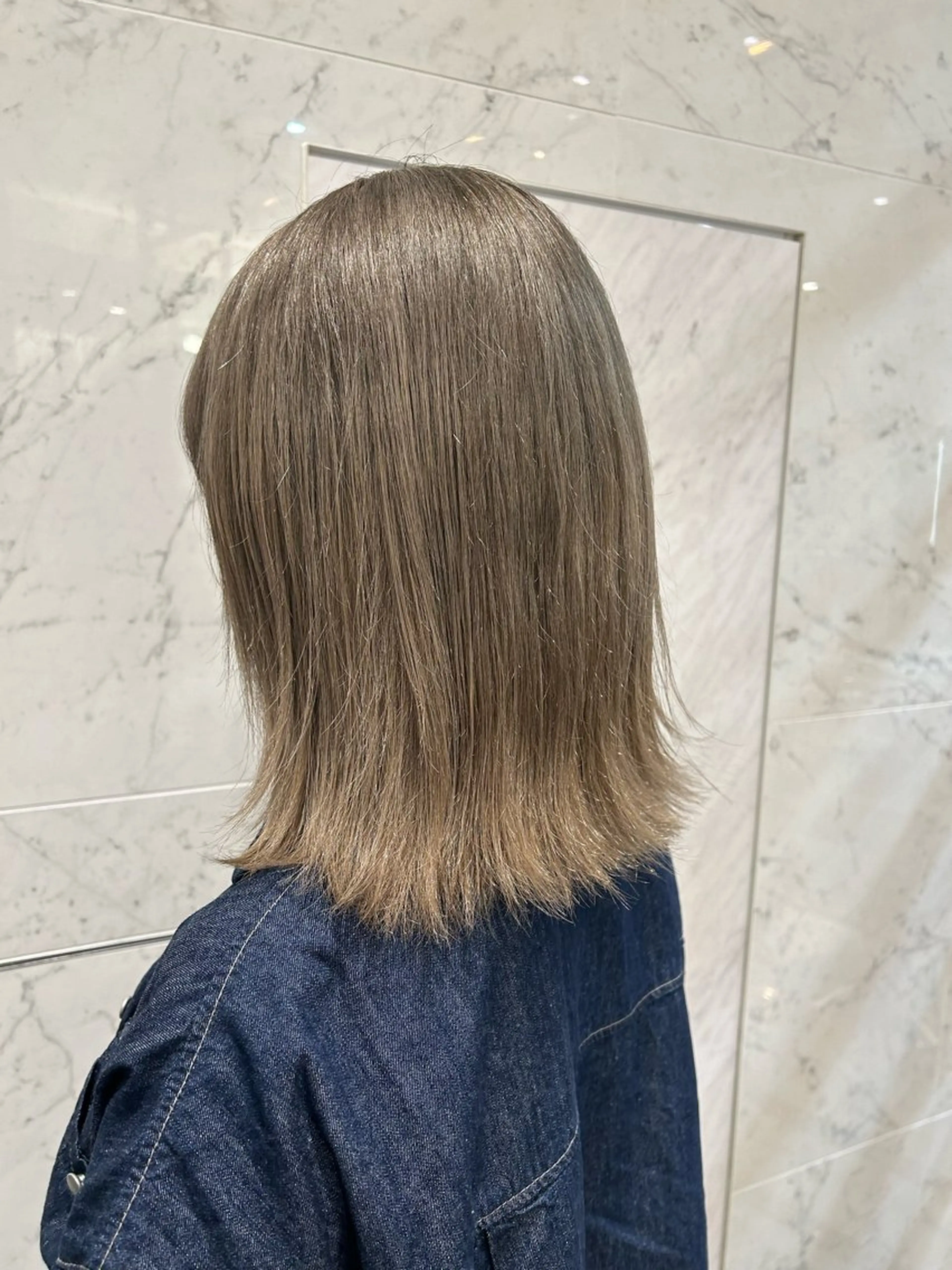 カラー ベージュカラー attrait辻堂所属・むらかみ わかなのヘアスタイル