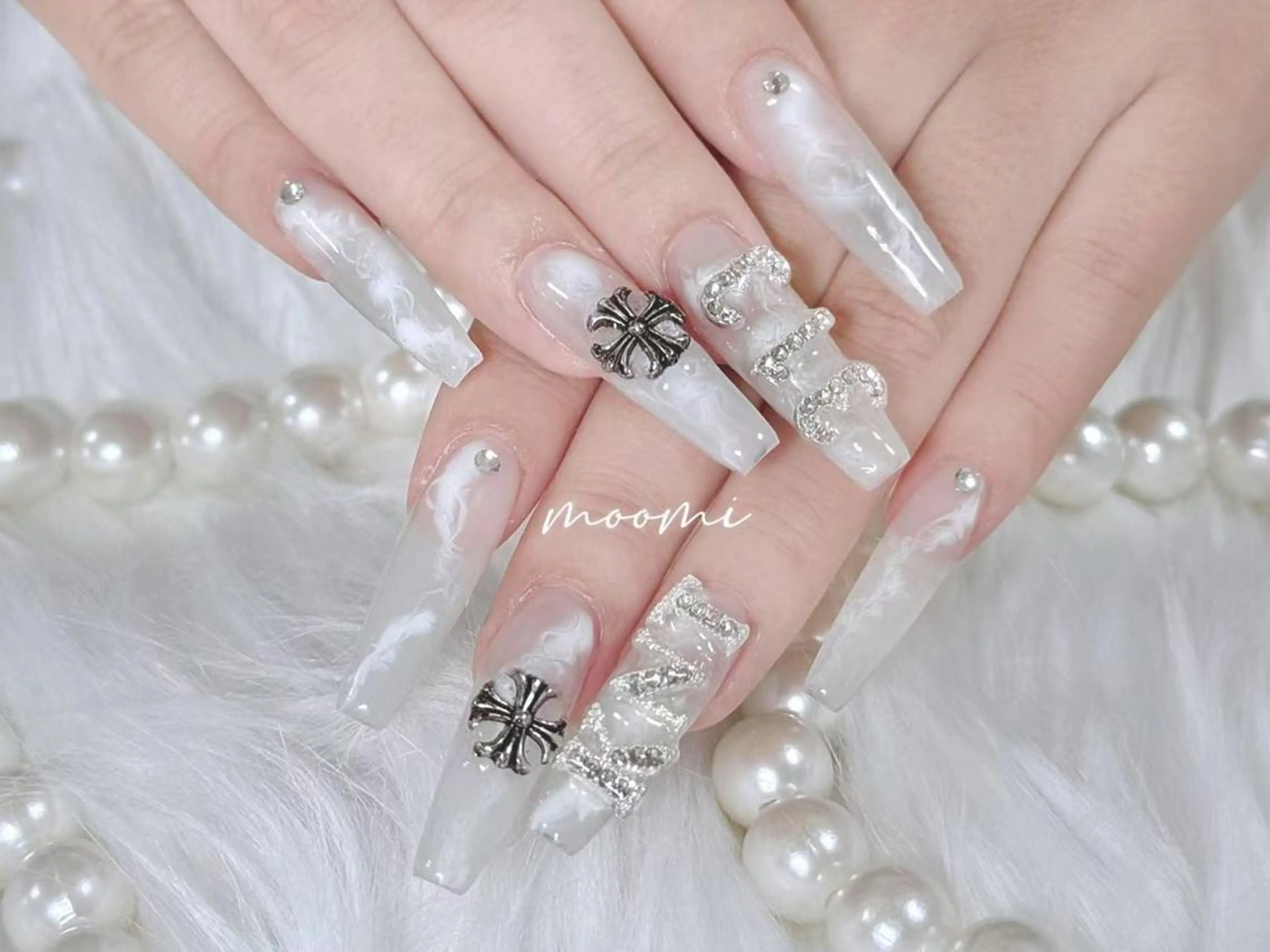 ネイル 長さ出し ジェルネイル グラデーション 韓国ネイル マグネットネイル ハンドネイル moomi nail スカルプ専門のネイルデザイン