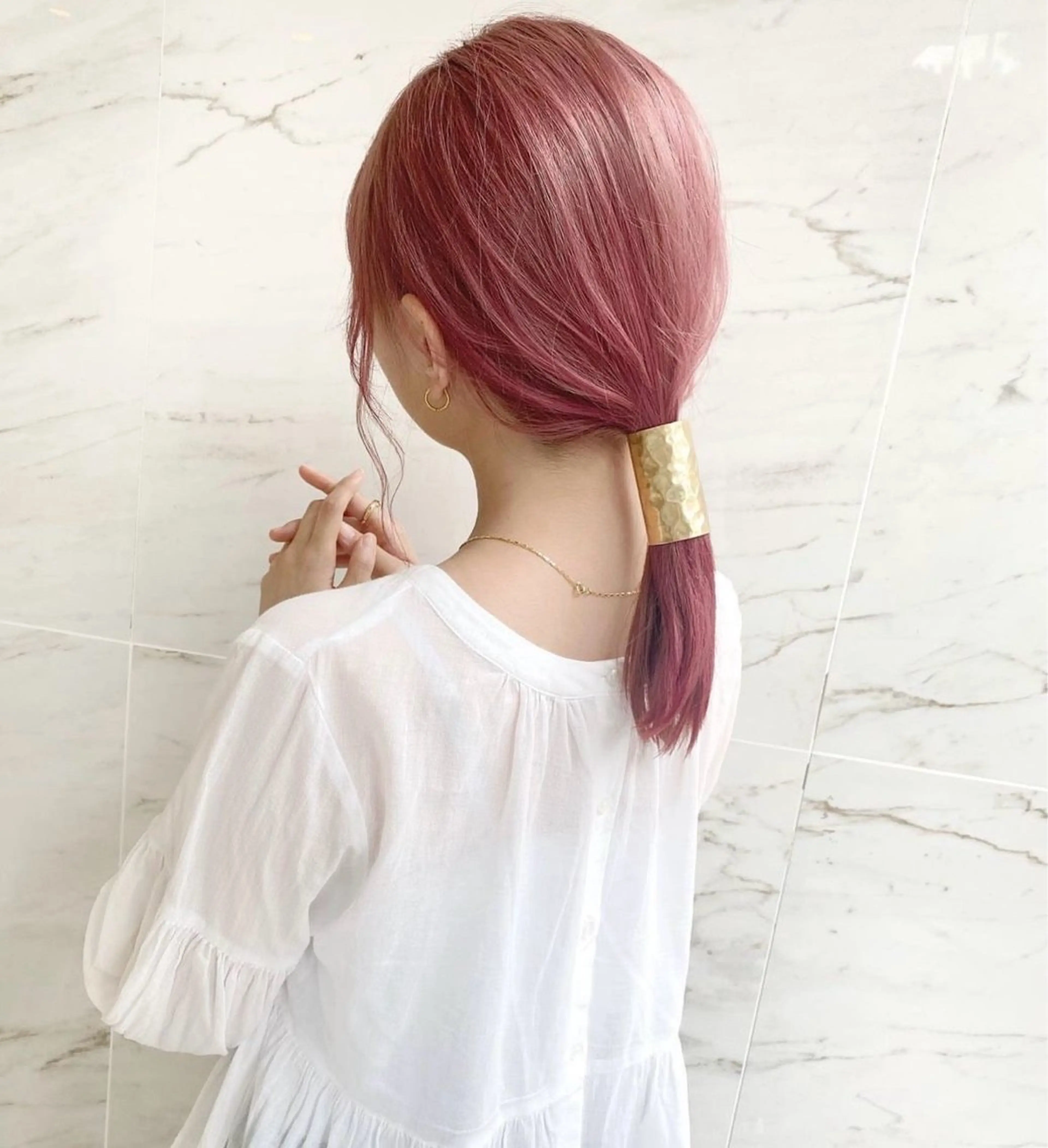 ミディアム 里見 愛梨のヘアスタイル