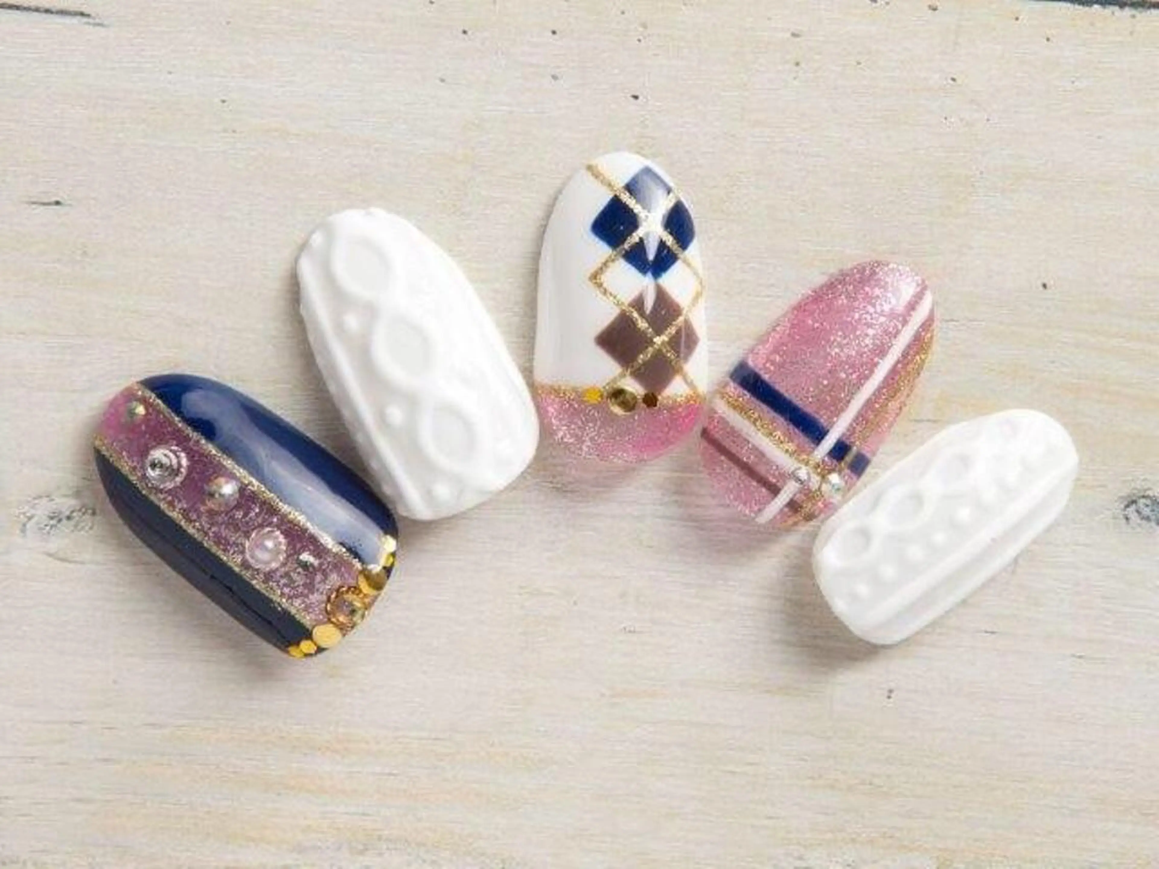 ミディアム カラー キッズ ネイル ハンドネイル ハンドケア 💎ビューティサロン 湘南　RIRAN💎のネイルデザイン