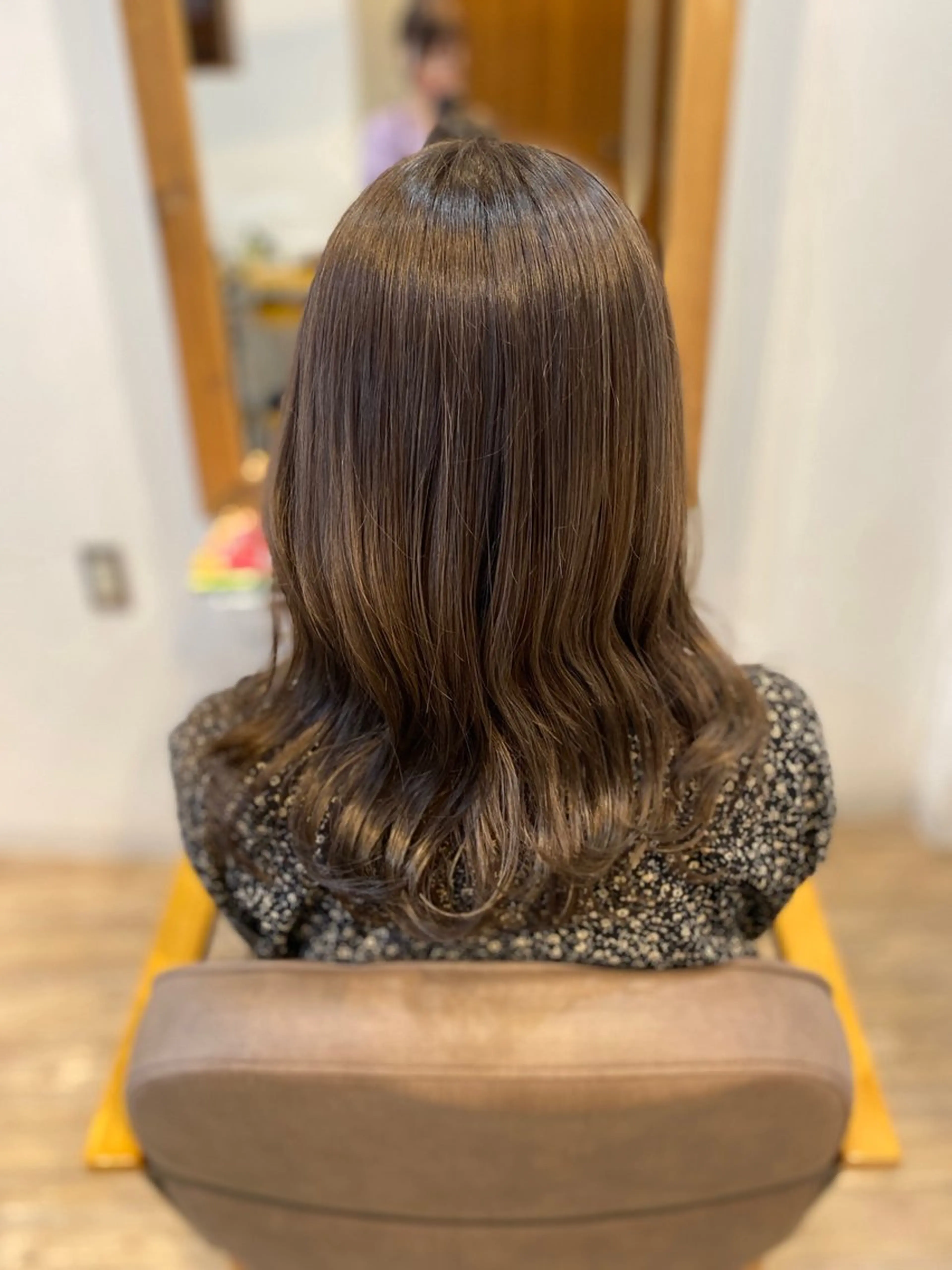 セミロング カラー 透明感カラー グレージュ ハイライトカラー ハイライト 安住 千明のヘアスタイル