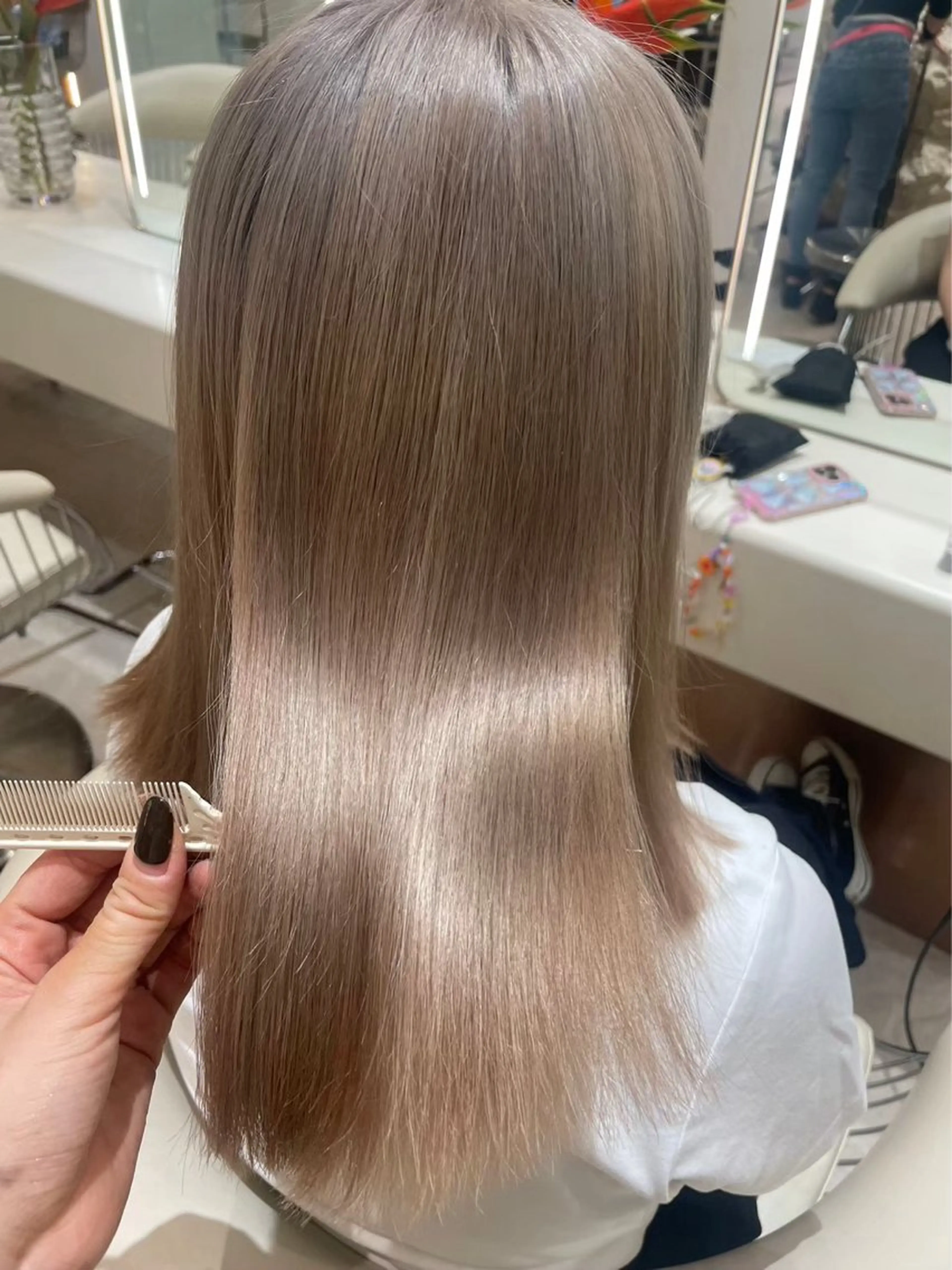 ミディアム カラー ブリーチ 髪質改善 トリートメント ボブ/インナーカラー レイヤーボブ/楓のヘアスタイル