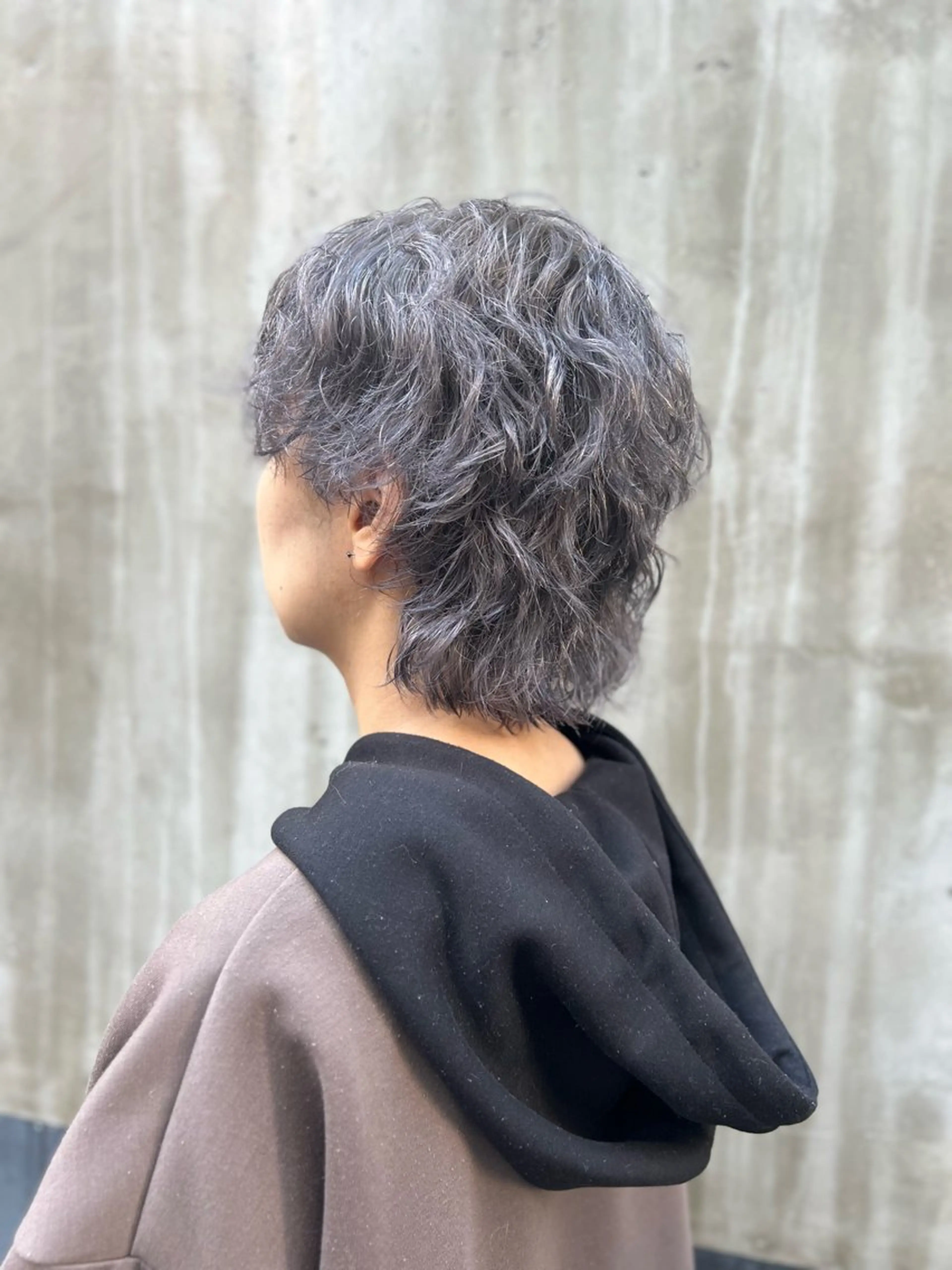 ショート カラー メンズ マッシュウルフ マッシュ メンズウルフカット ダークグレー ウルフカット 🍇おぐら めぐみ🍇のヘアスタイル