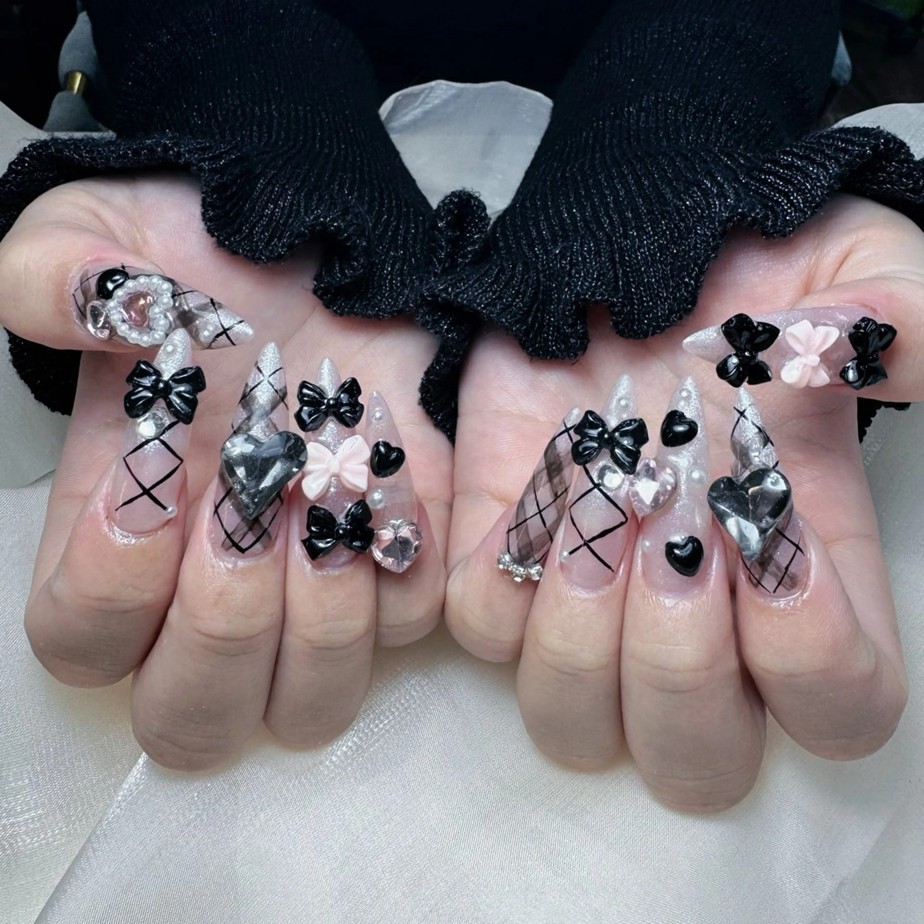 ネイル オーロラネイル フレンチネイル ハート 韓国ネイル レース ハンドネイル Melody Nail所属・Melody  3D/スカルプ専門店のネイルデザイン