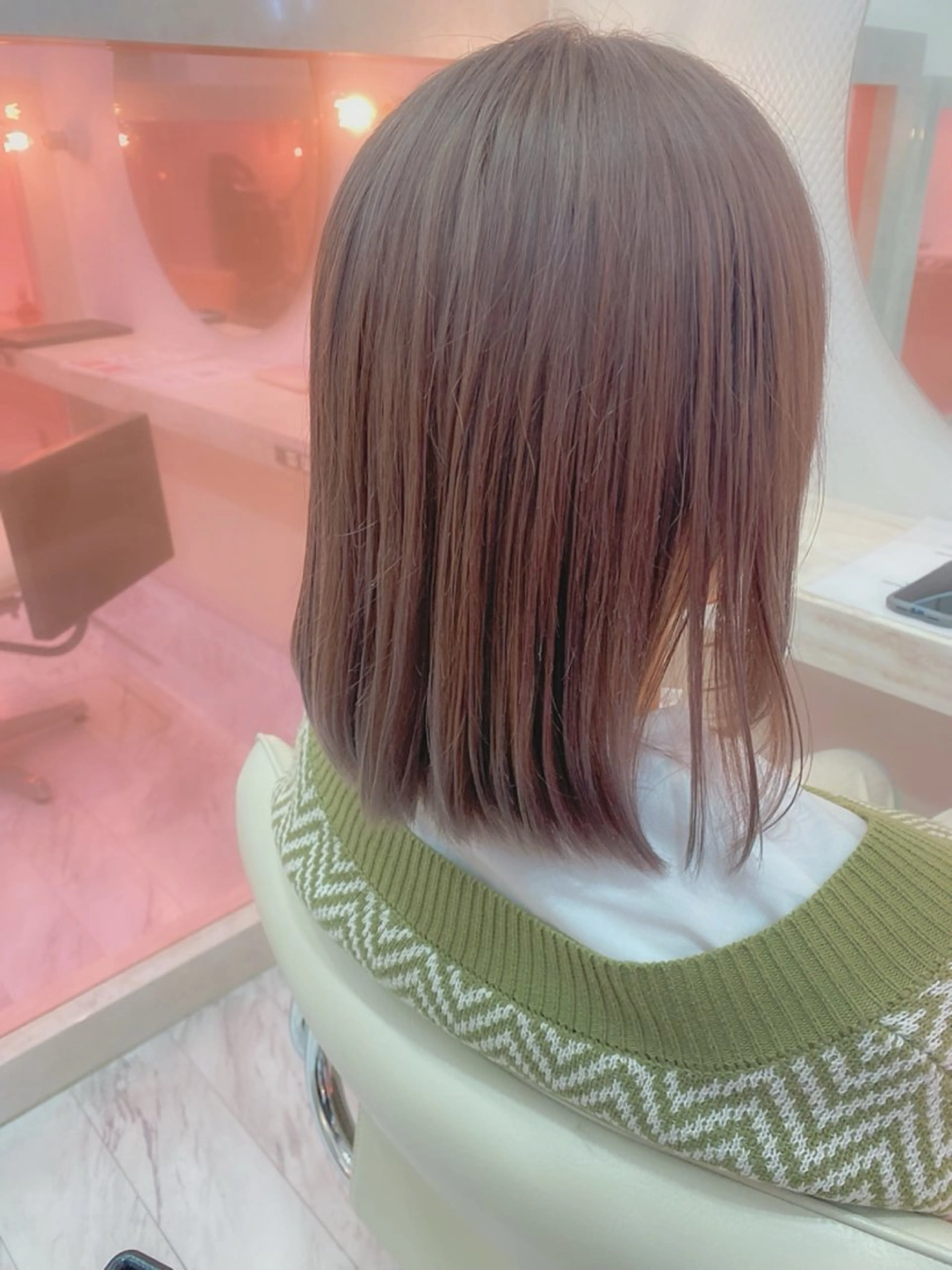 セミロング カラー ブリーチ 透明感カラー グレージュ 本間 しゅうまのヘアスタイル