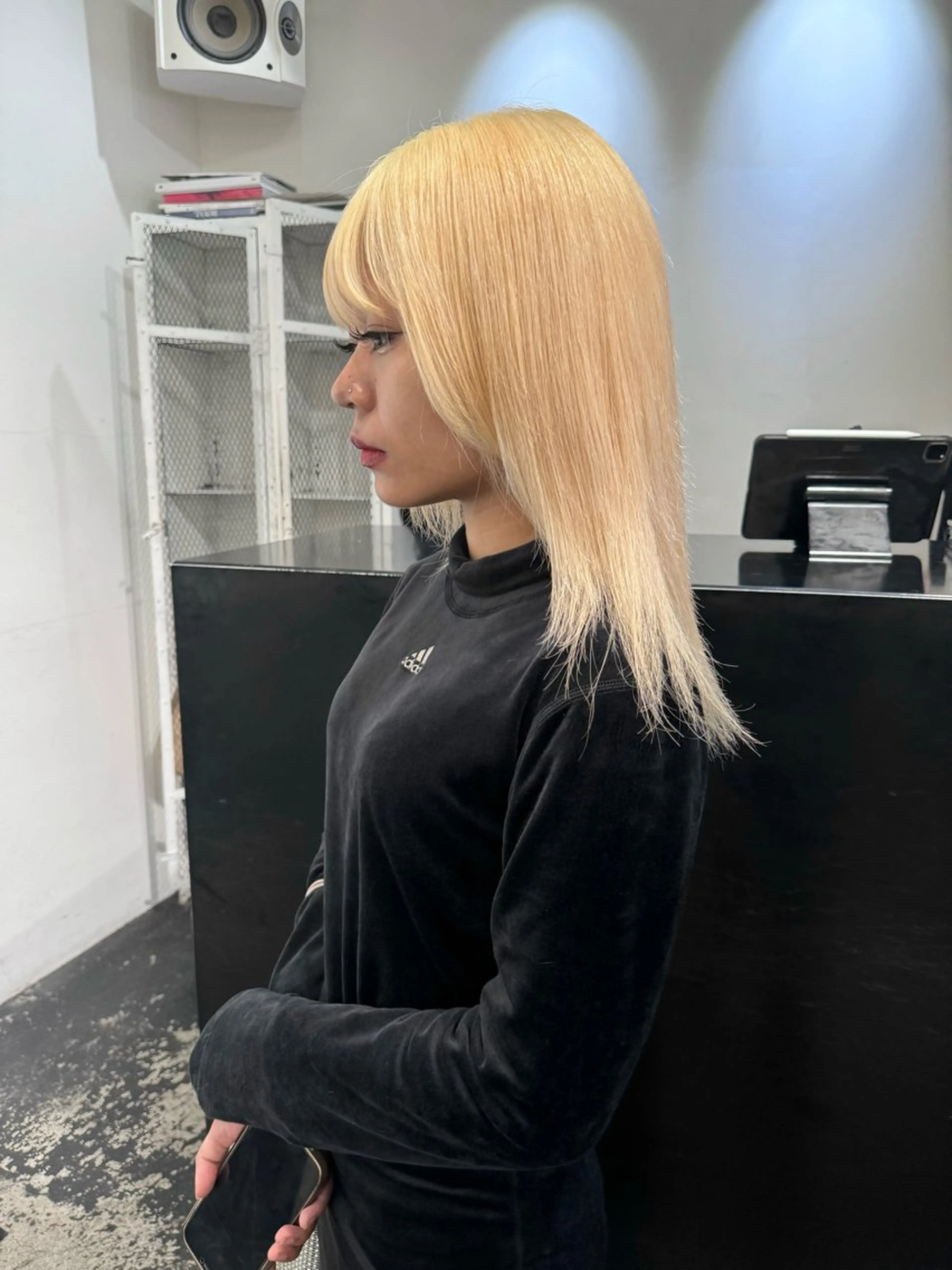 セミロング カラー ヘアアレンジ ブリーチ 抜きっぱなしブロンド ブロンド ヘアカラー トリートメント 💗艶髪ハイトー ンAYAKA💗のヘアスタイル