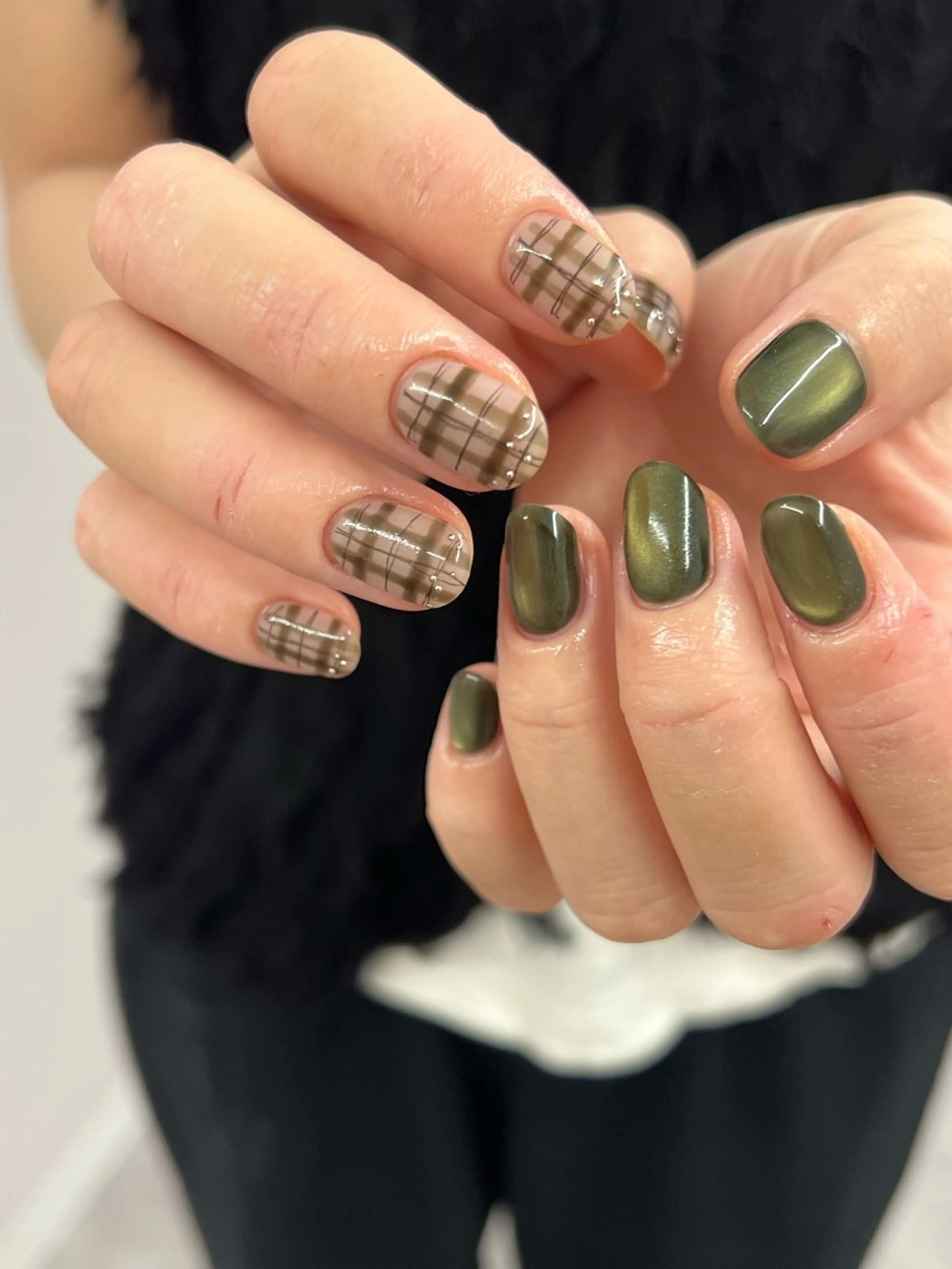 ネイル ジェルネイル グリーン マグネットネイル ニュアンスネイル パラジェル ハンドネイル ハンドケア Bana_ Nailのネイルデザイン