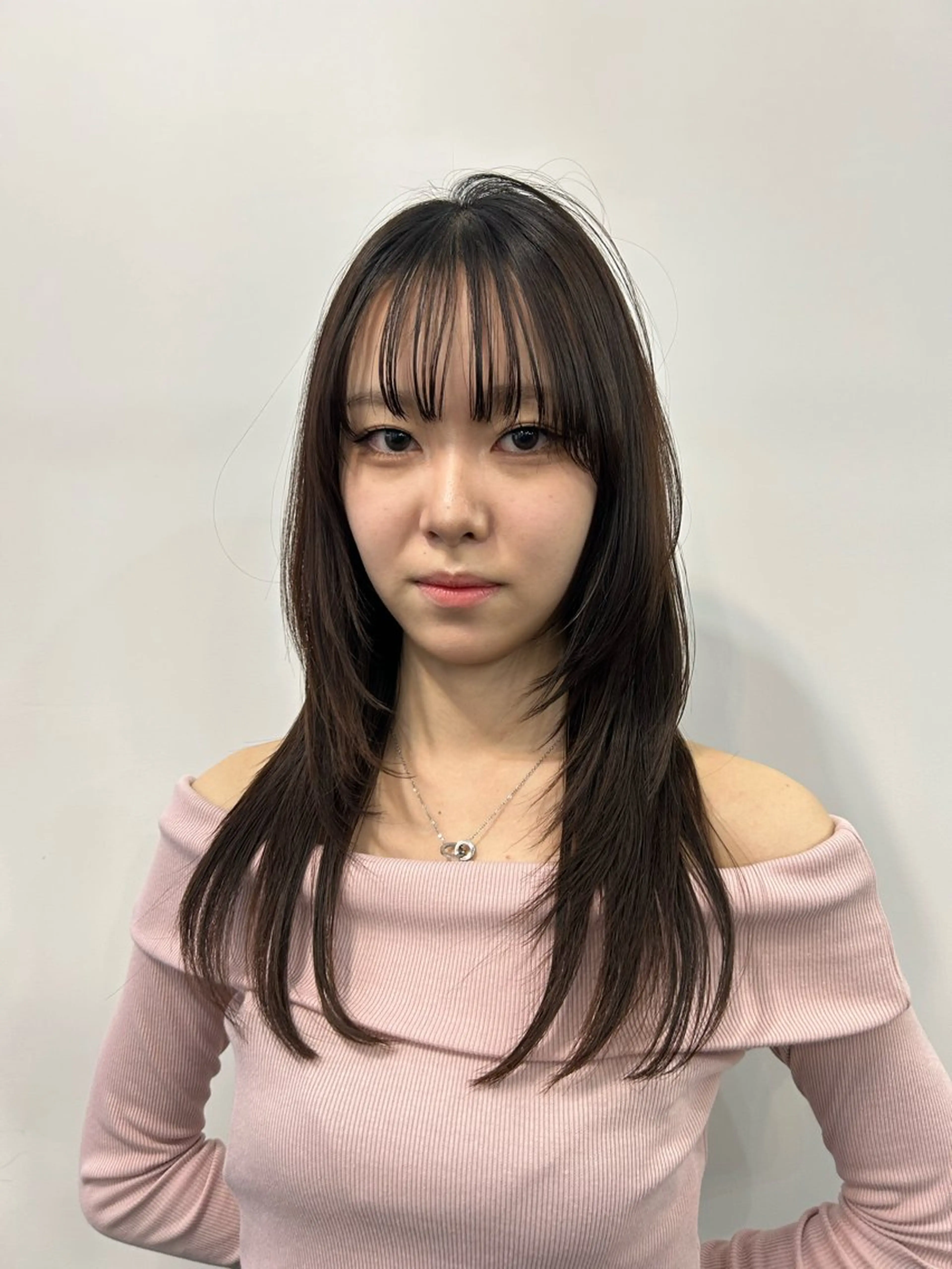 ミディアム レイヤーカット THE ESCALA 町田所属・町田縮毛矯正/ 髪質改善/美髪特化のヘアスタイル