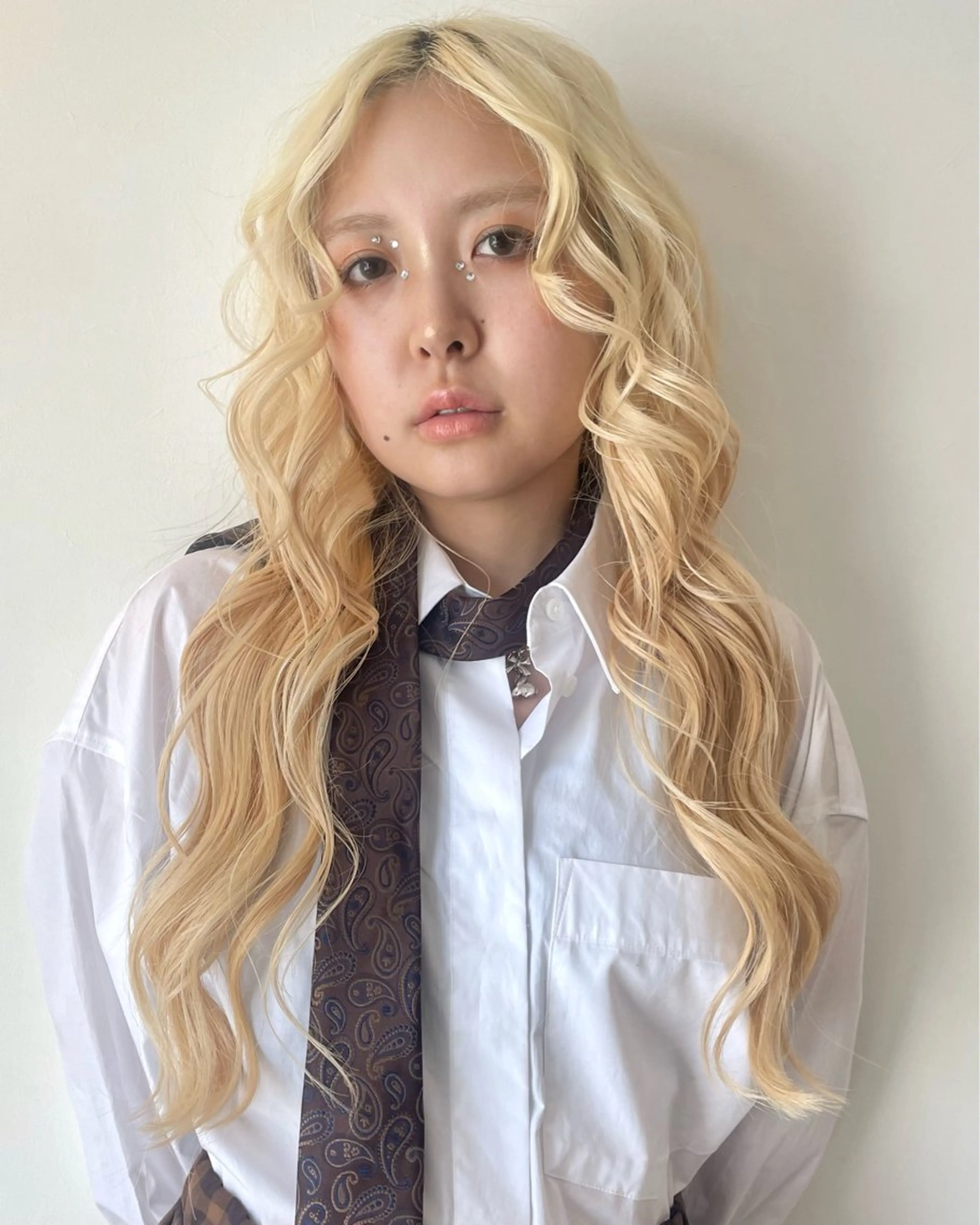 カラー ハイトーン🎀 ボブカット小野百葉のヘアスタイル