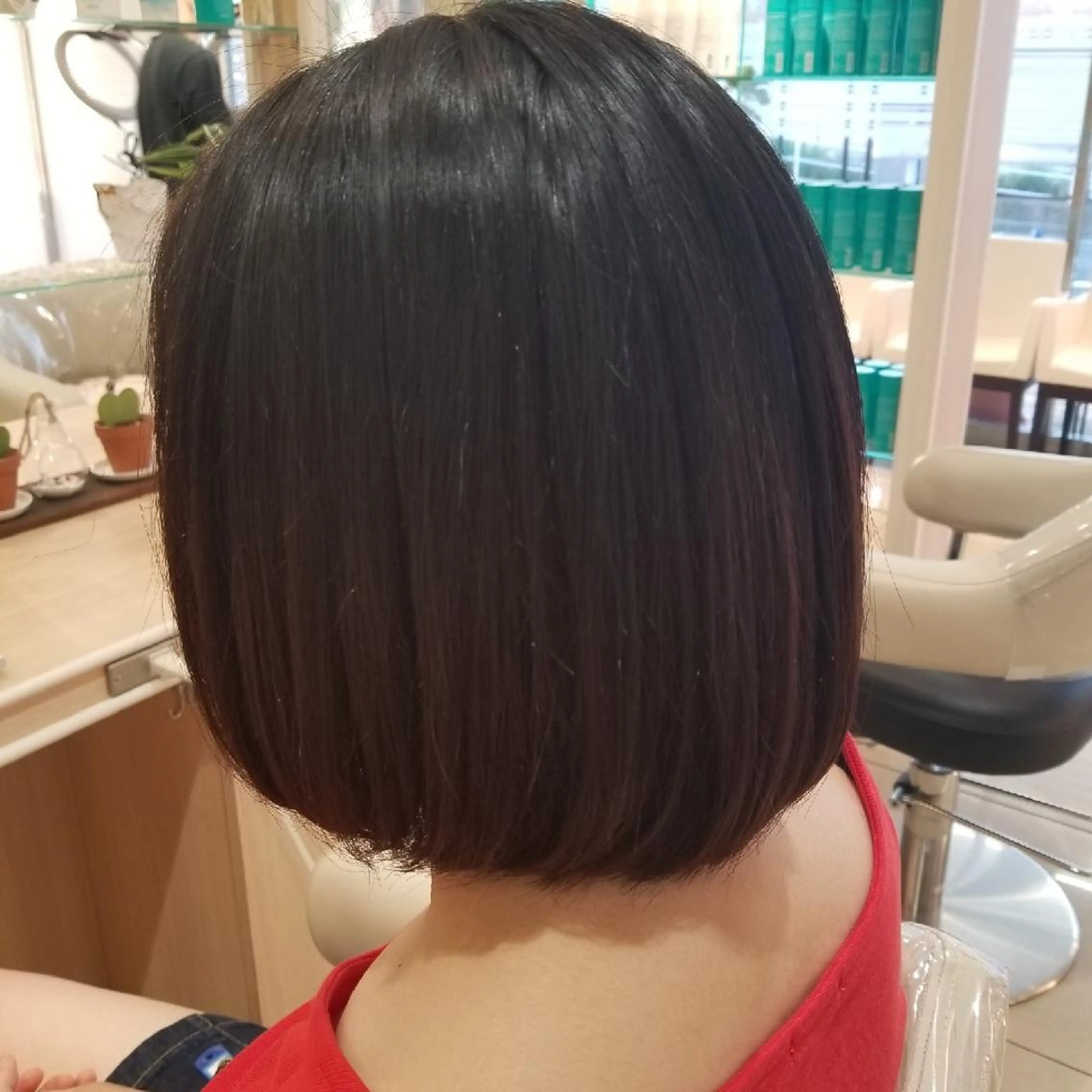ミディアム 山内 佐江子のヘアスタイル