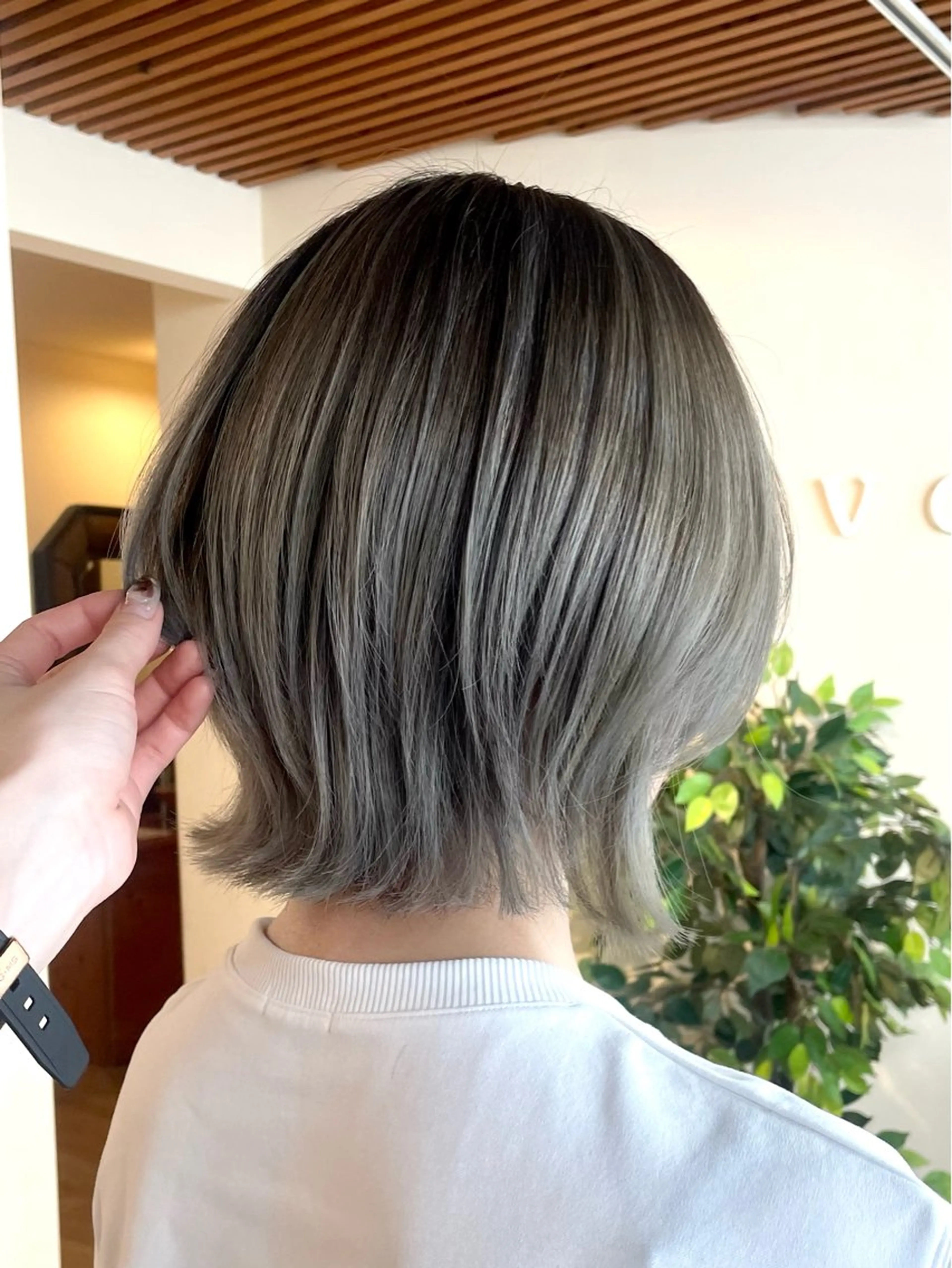 ショート レイヤーカット 宮本 いぶきのヘアスタイル