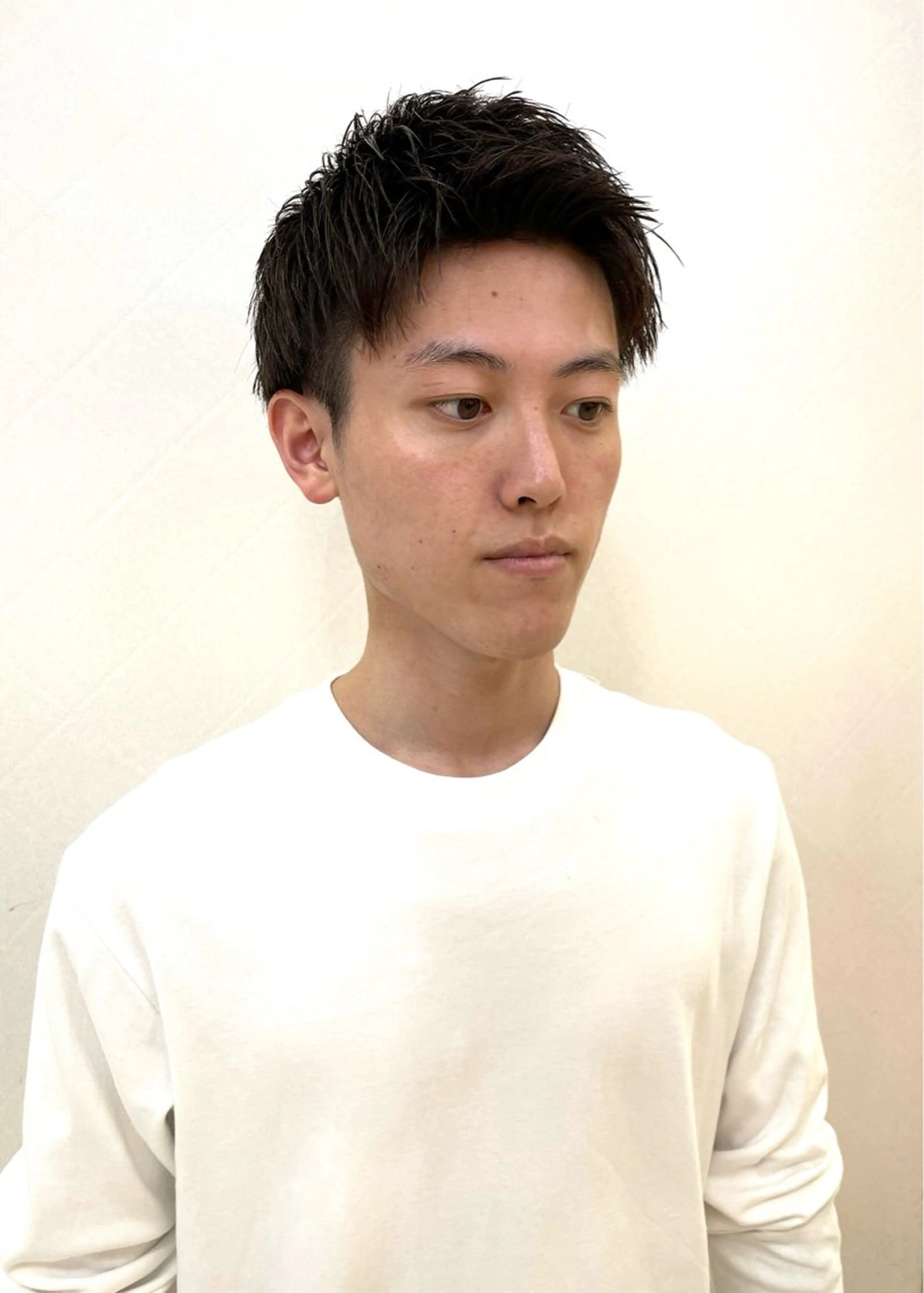 ショート メンズ アップバング メンズショート ツーブロック ショートヘア 縮毛矯正／暖色カラー ／カット／古津遼平のヘアスタイル