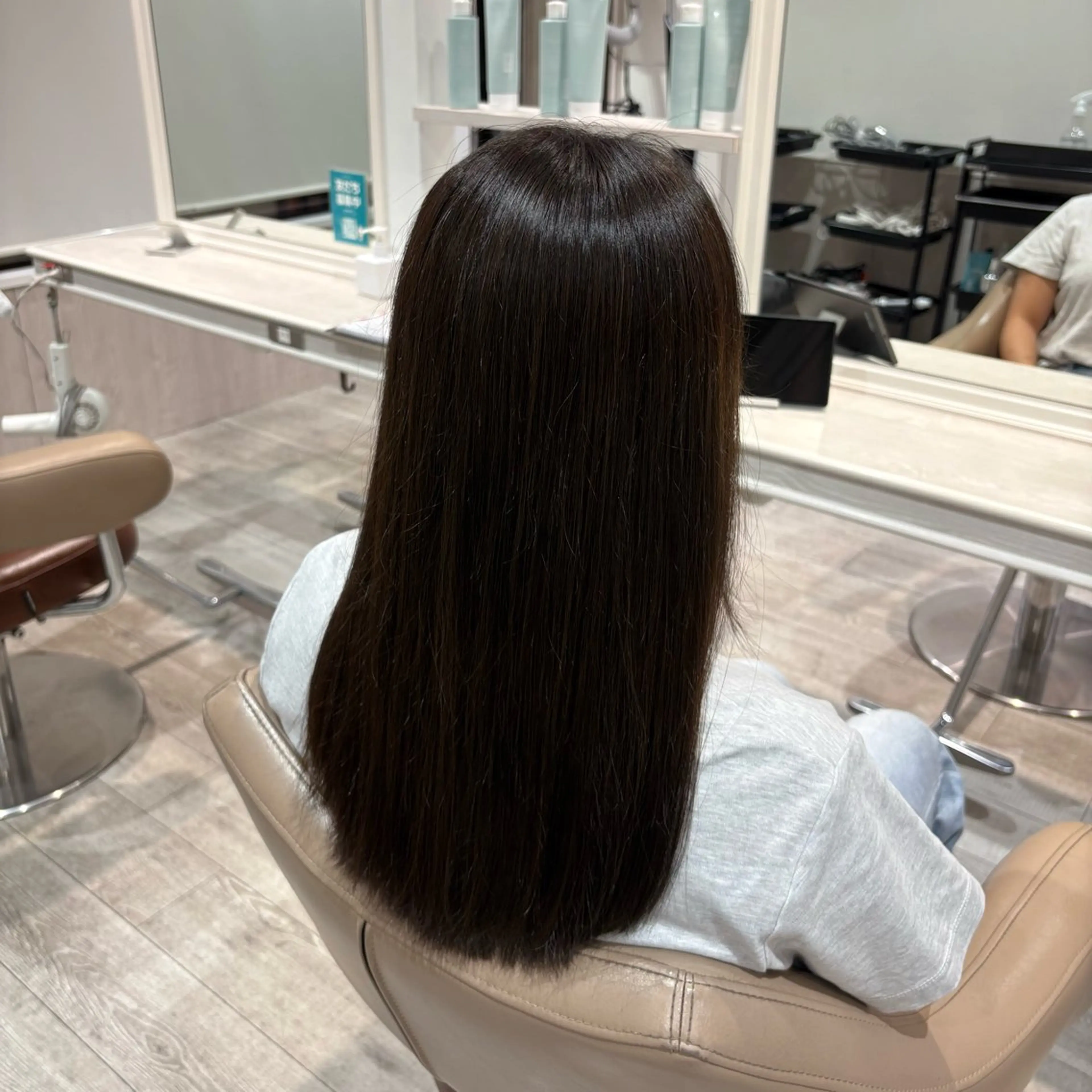 ロング カラー ブラウンカラー ヘアカラー 長崎 真子のヘアスタイル