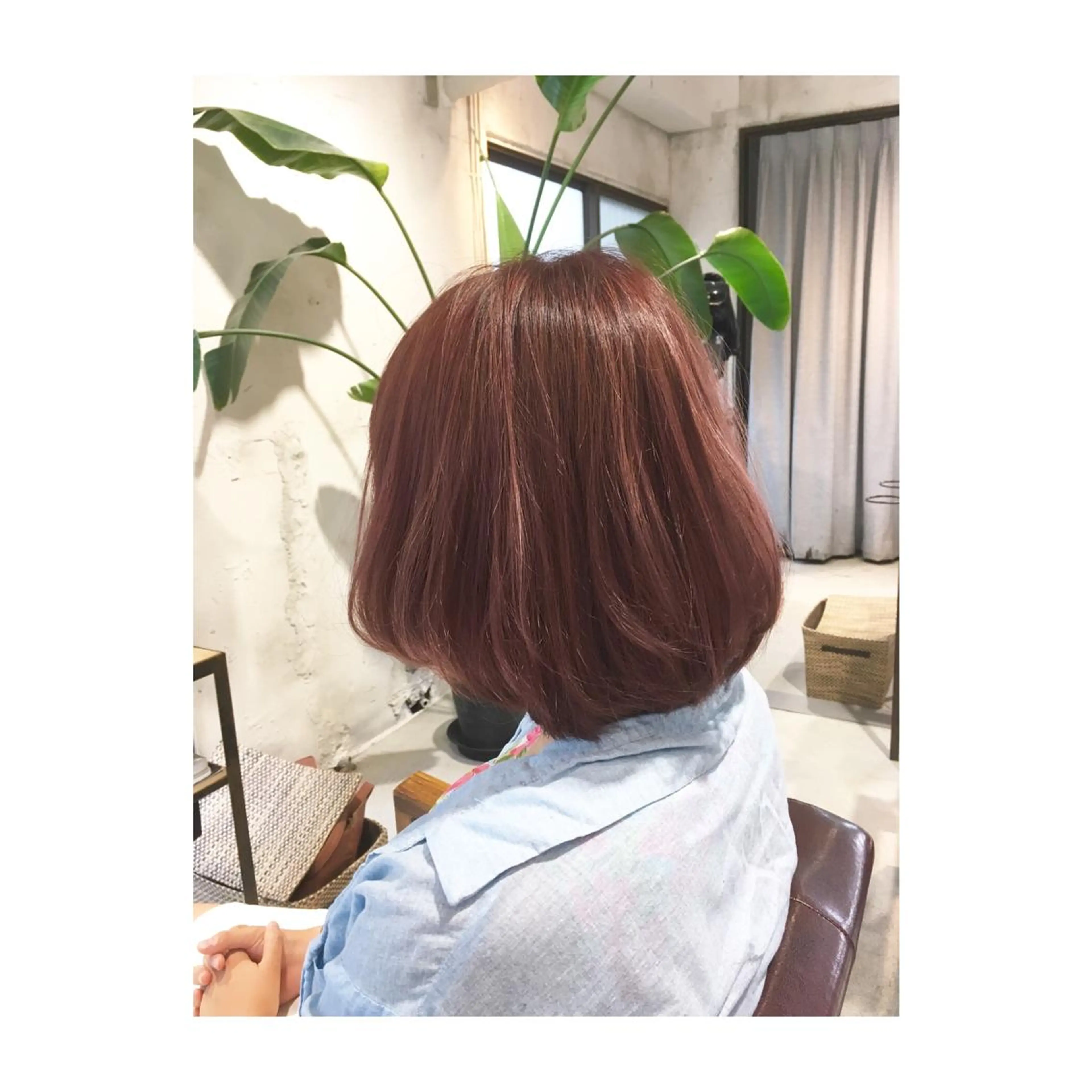 ミディアム セミロング カラー パーマ ピンクカラー ボブ アオガミ （前髪顔周りカット）のヘアスタイル