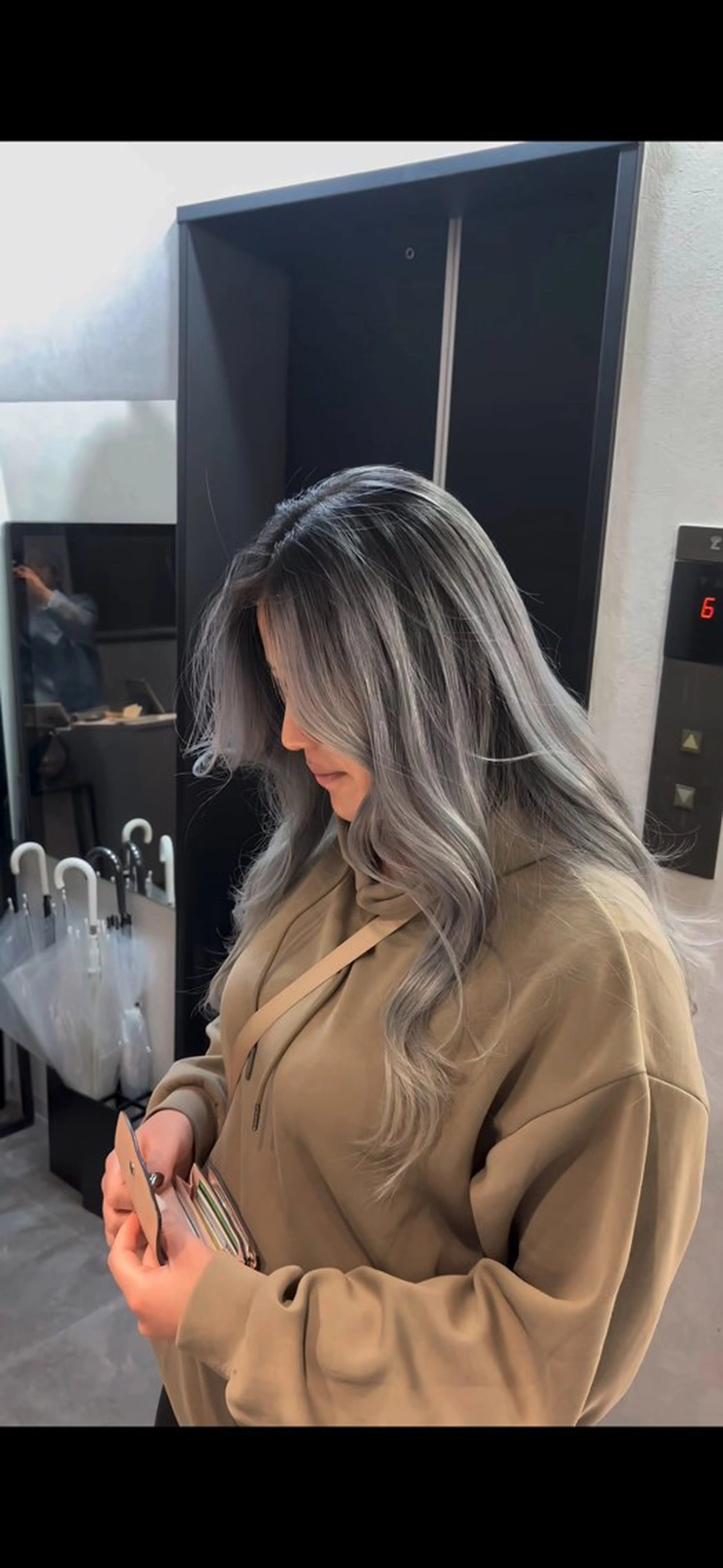 ロング カラー ヘアカラー 艶ハイトーン/ レイヤー/ウルフ/蓮のヘアスタイル