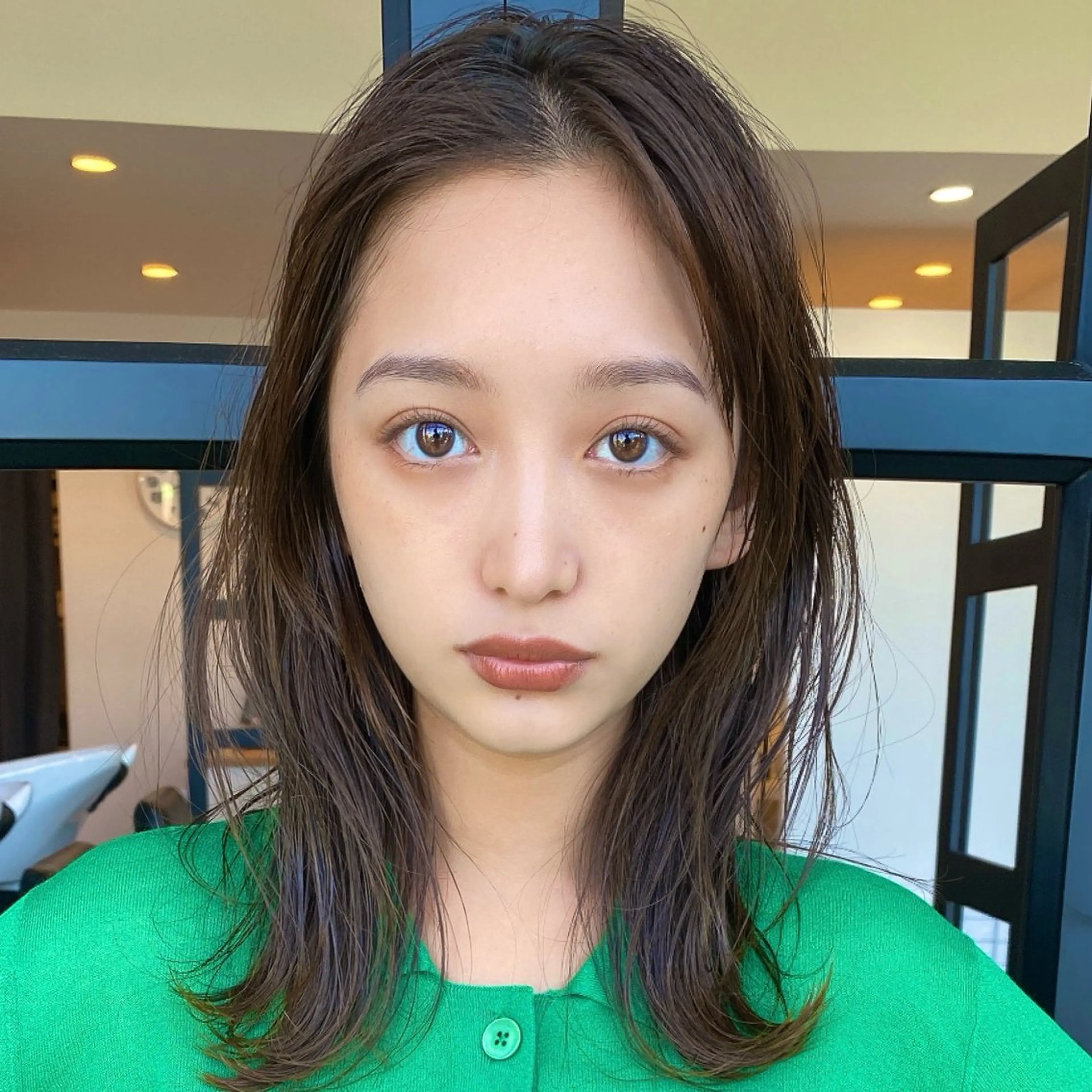 ミディアム ミディアムパーマ ハイライト 髪質改善 レイヤーカット カット ヘアカラー トリートメント また会いたくなる 美容師【KENTA】のヘアスタイル