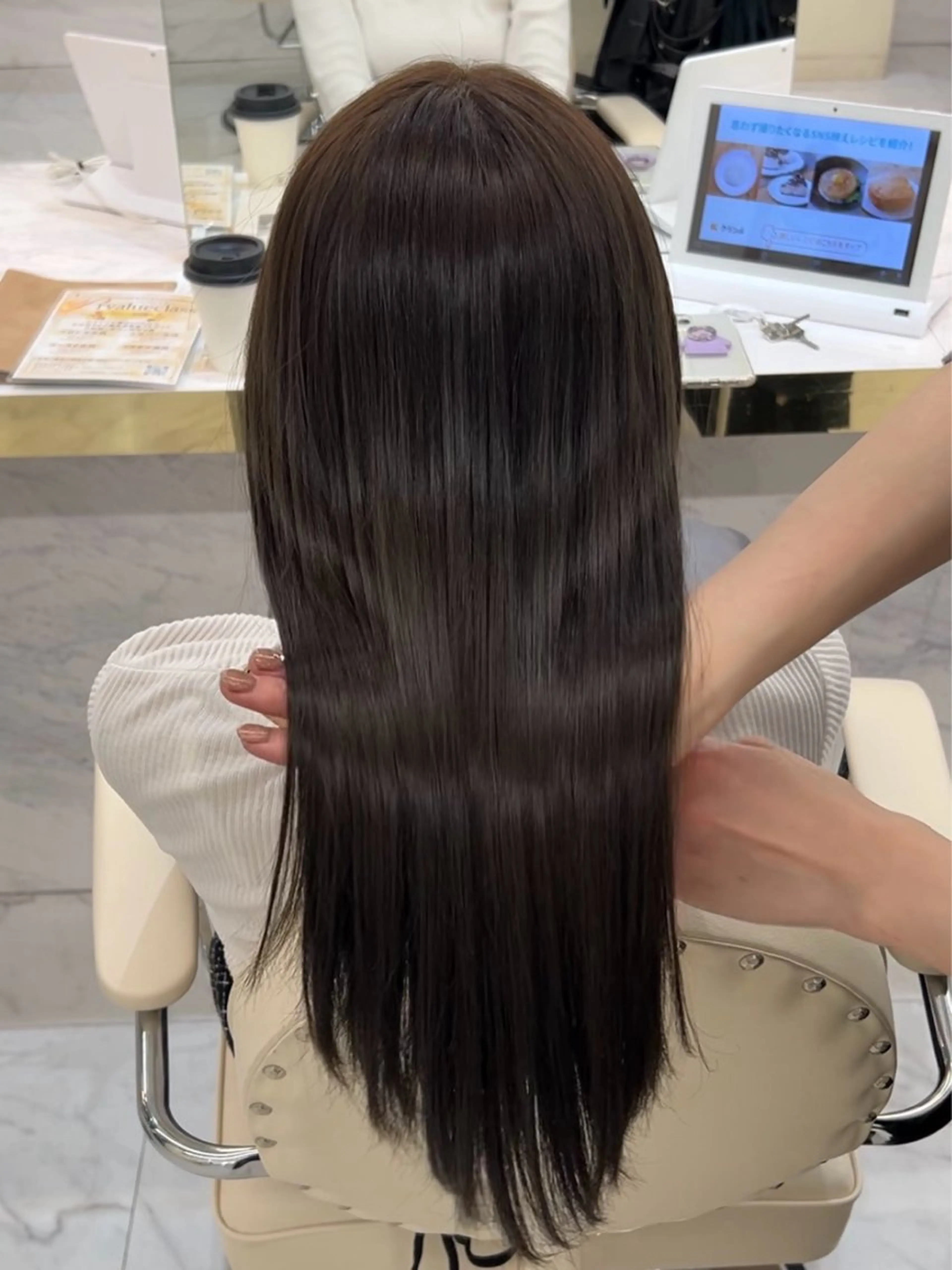 ロング カラー ヘアアレンジ 髪質改善 縮毛矯正 酸性ストレート カット ヘアカラー 縮毛矯正 トリートメント mao透明感カラー 似合わせヘアメイクのヘアスタイル