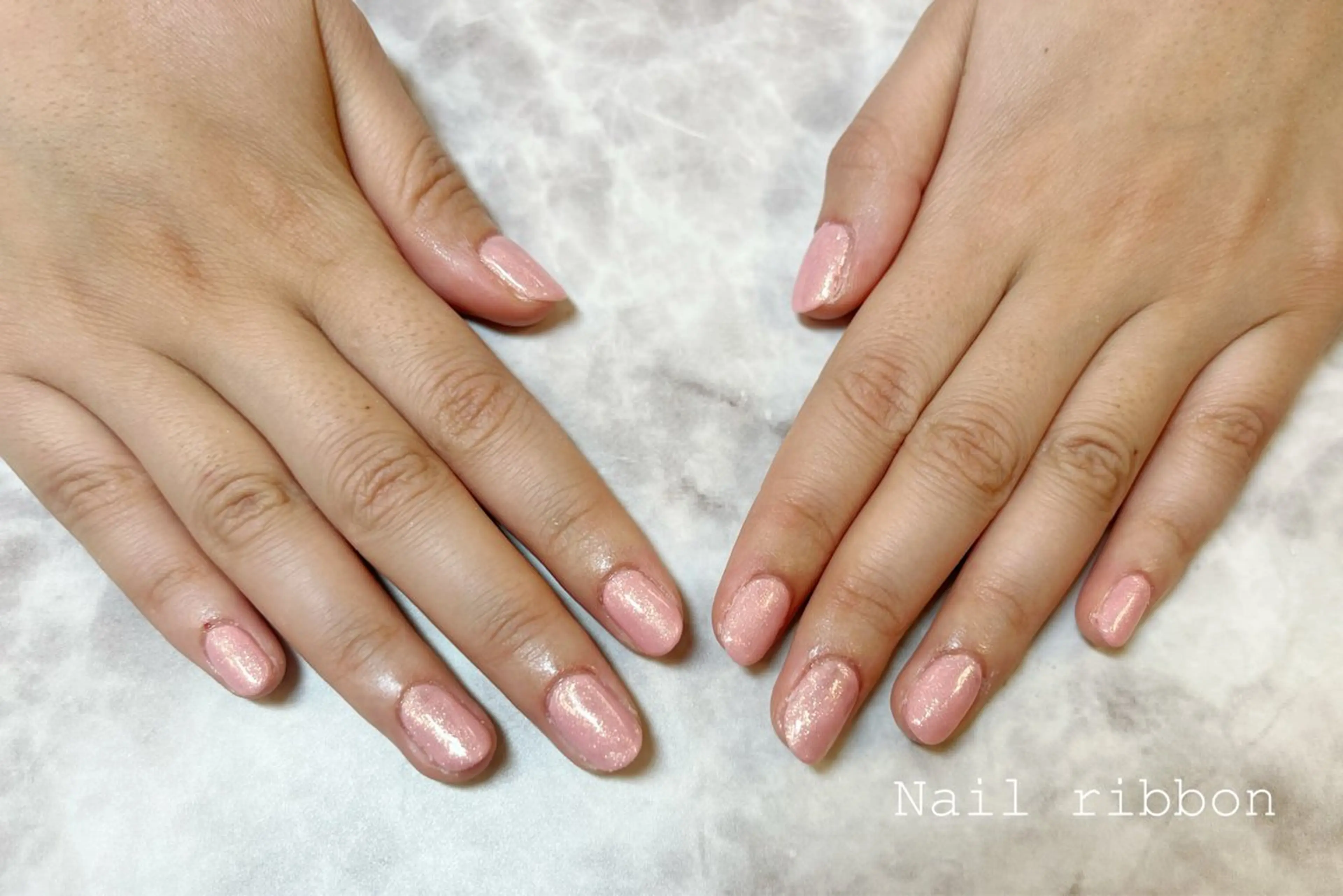 ネイル ラメ(グリッター) ワンカラーネイル ピンク ネイルリボン 笠井のネイルデザイン