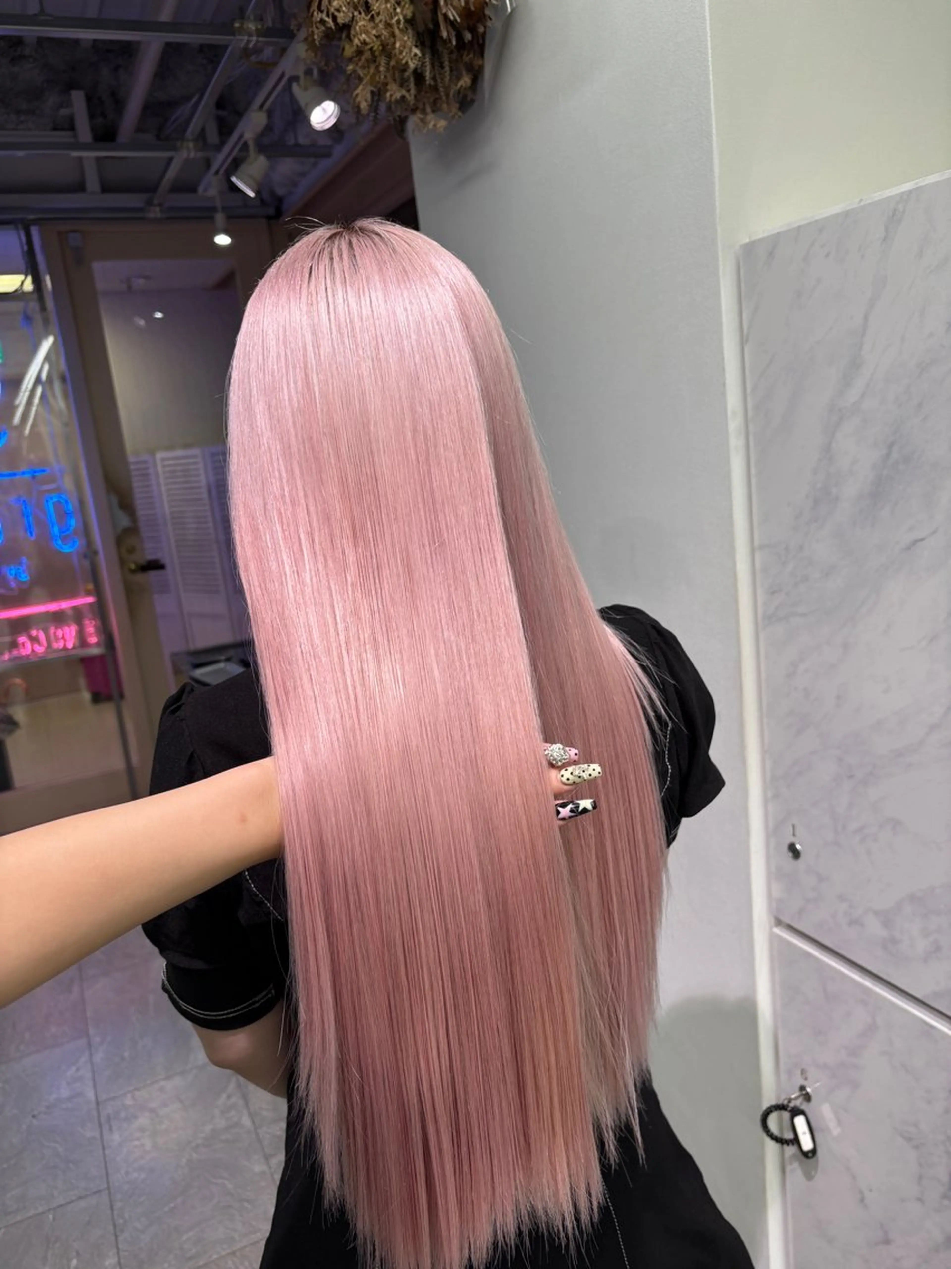 カラー ヘアカラー MOMOKA🍑プル エクステ・ハイトーンのヘアスタイル
