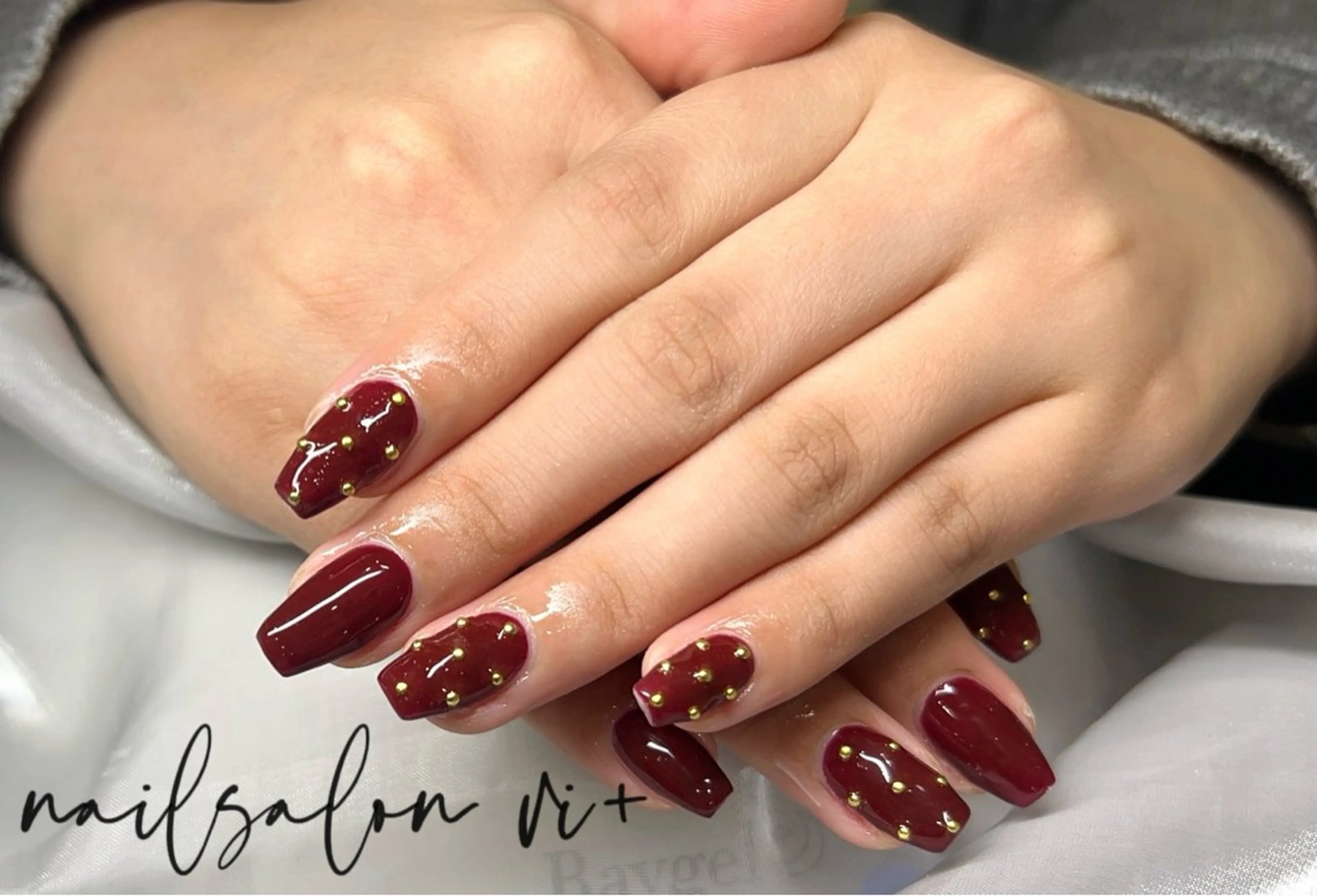 ネイル ハンドネイル nailsalon vi+新人LiLiのネイルデザイン