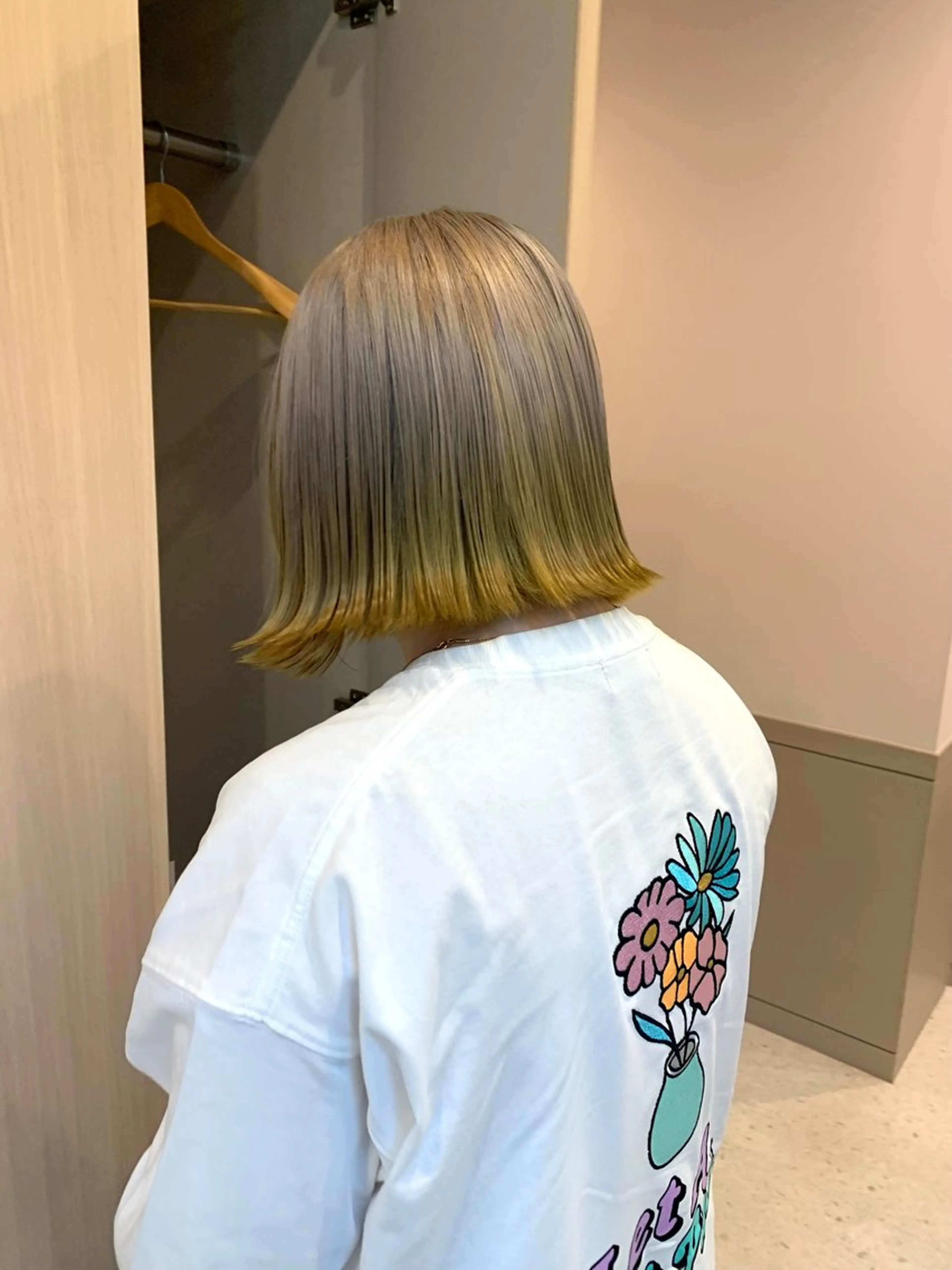 ショート イエローカラー rio .のヘアスタイル