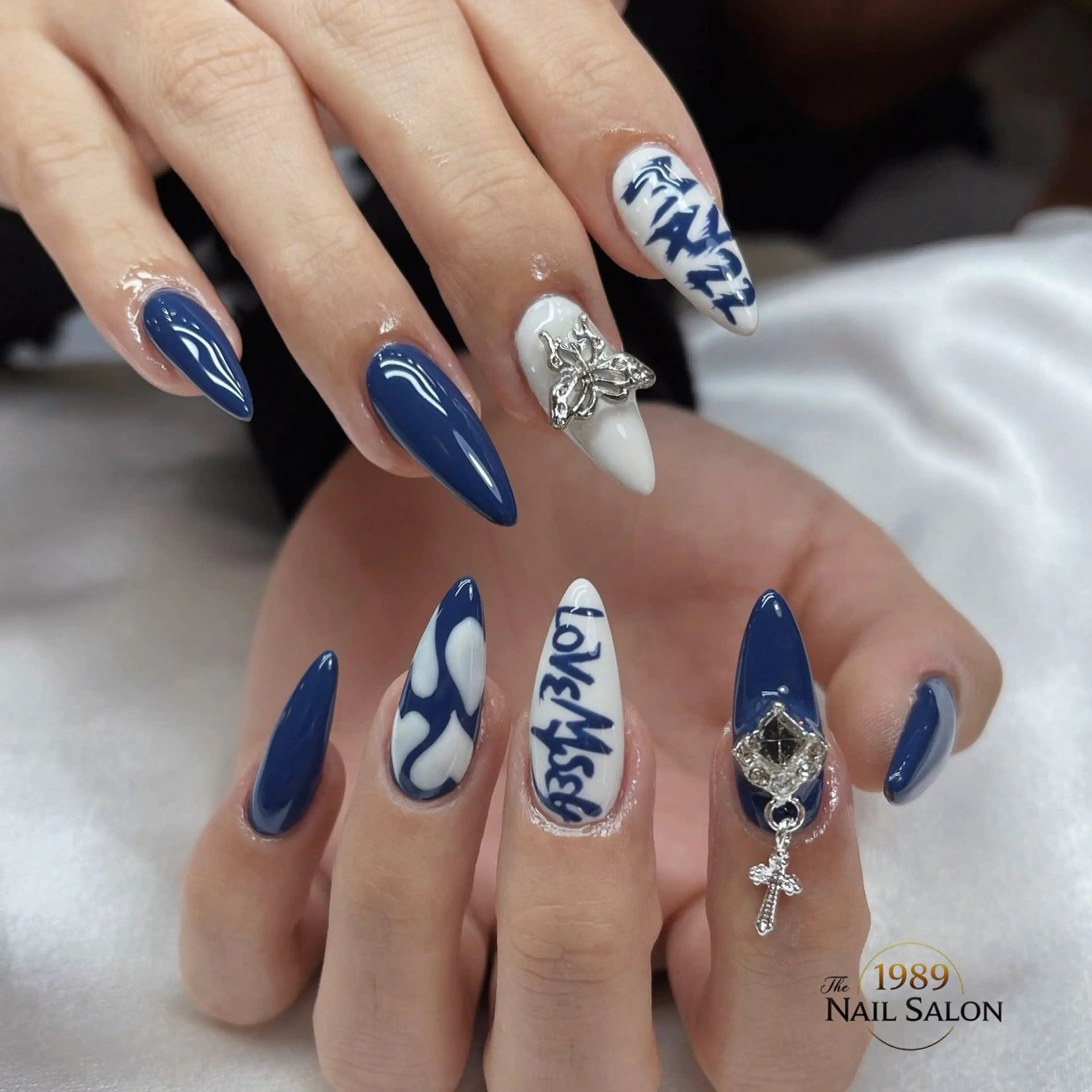 ネイル ハンドネイル The 1989 Nail Salonのネイルデザイン