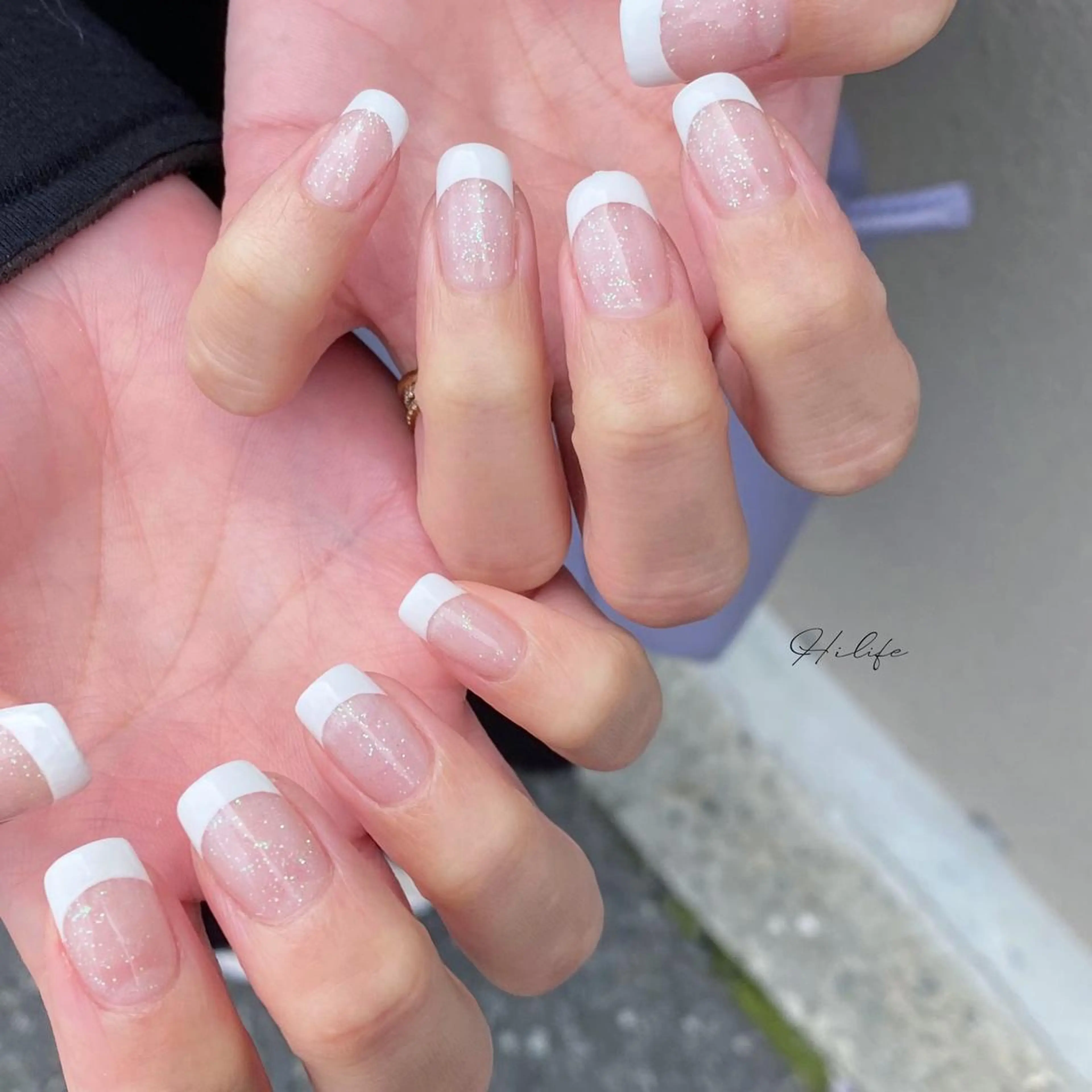 ネイル フレンチネイル キラキラネイル ラメ(グリッター) シンプルネイル ネイルチップ ハンドネイル Nail Adore.のネイルデザイン