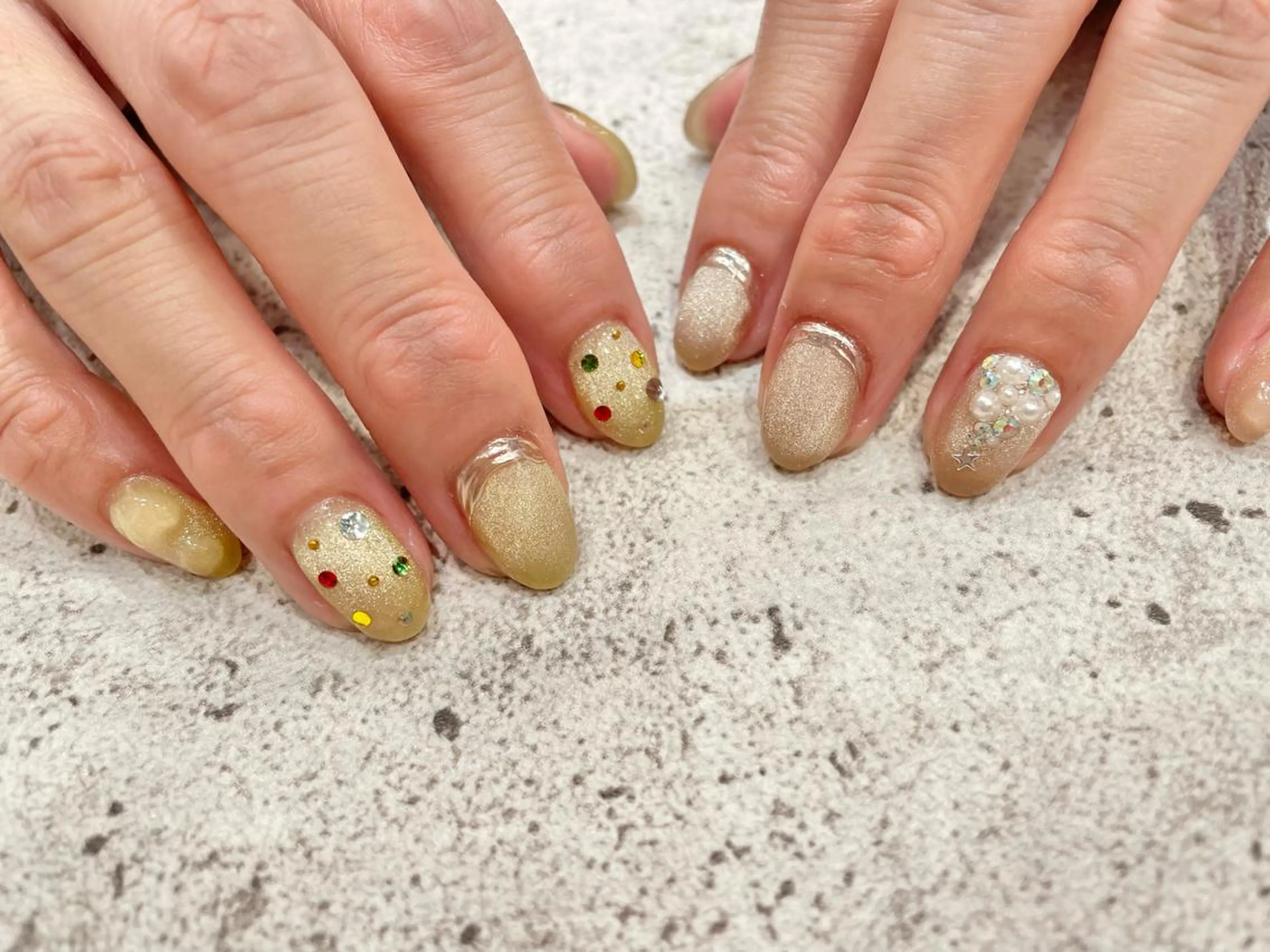 ネイル ハンドネイル Ash関内ネイリスト 荒木晴香のネイルデザイン