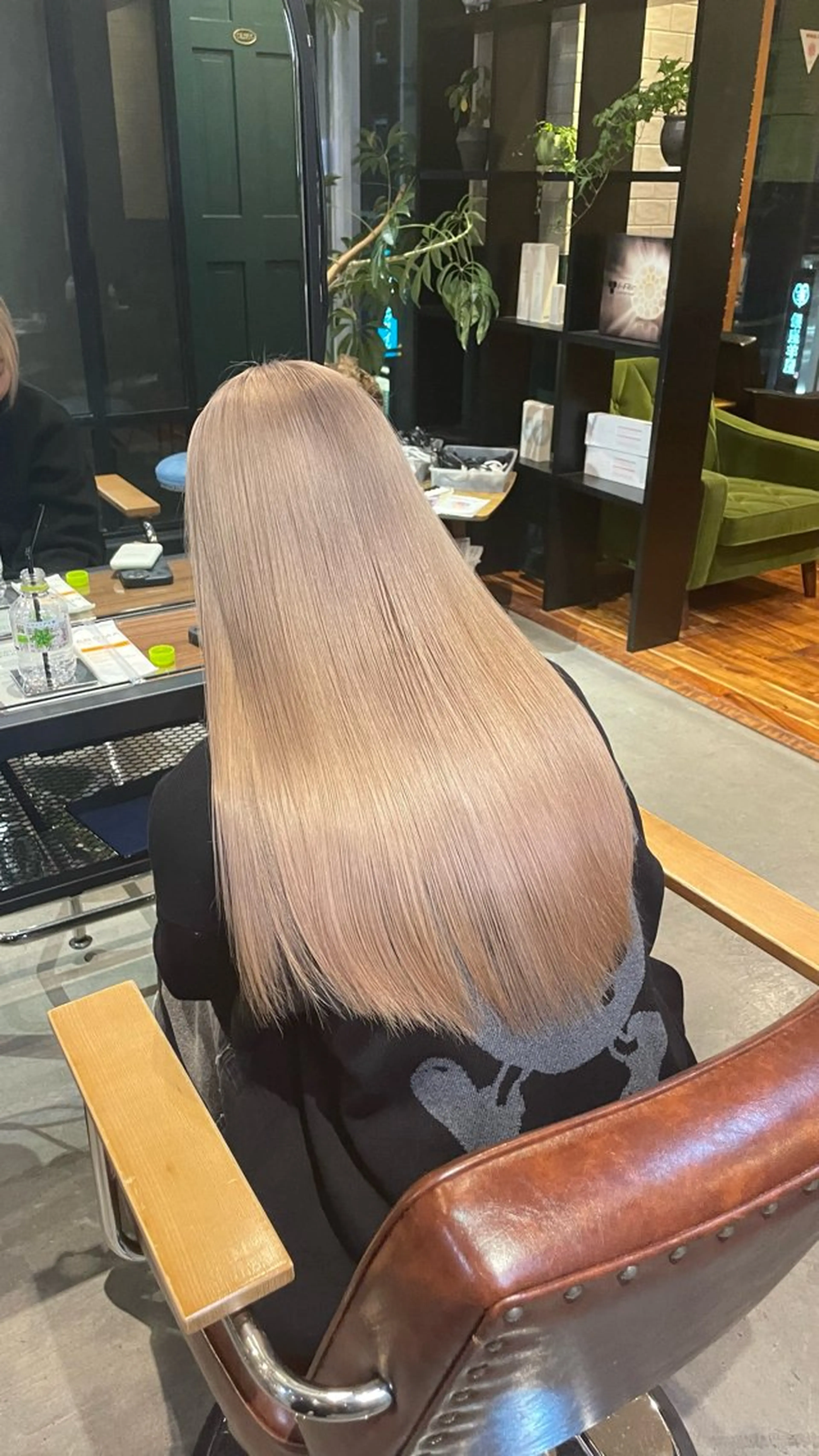 ミディアム ヘアカラー トリートメント hairdesign collet ginza所属・🌈ケアブリーチ🌈 デザイン🪅ひかるのヘアスタイル