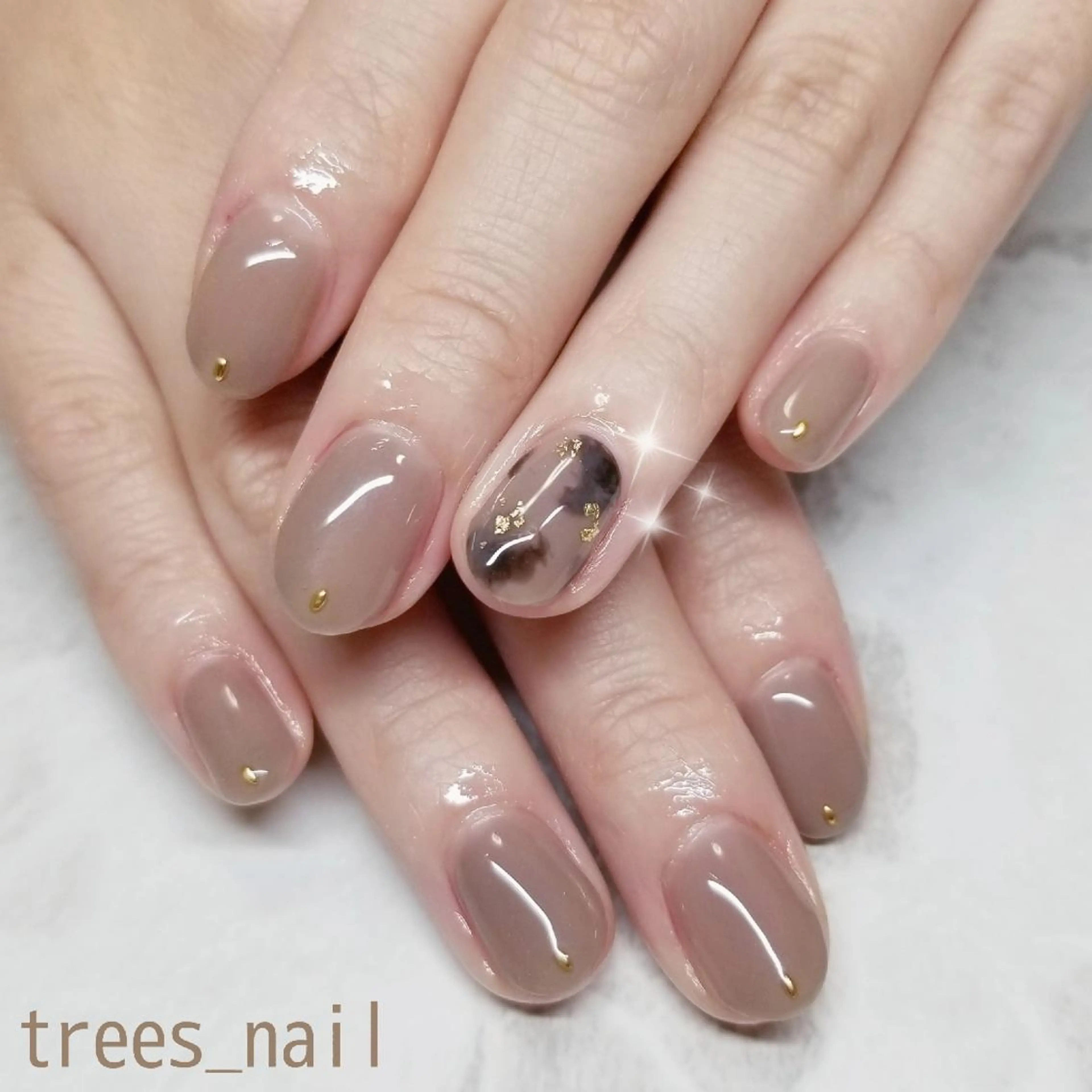 ネイル アートネイル べっ甲ネイル ワンカラーネイル trees_ nailのネイルデザイン