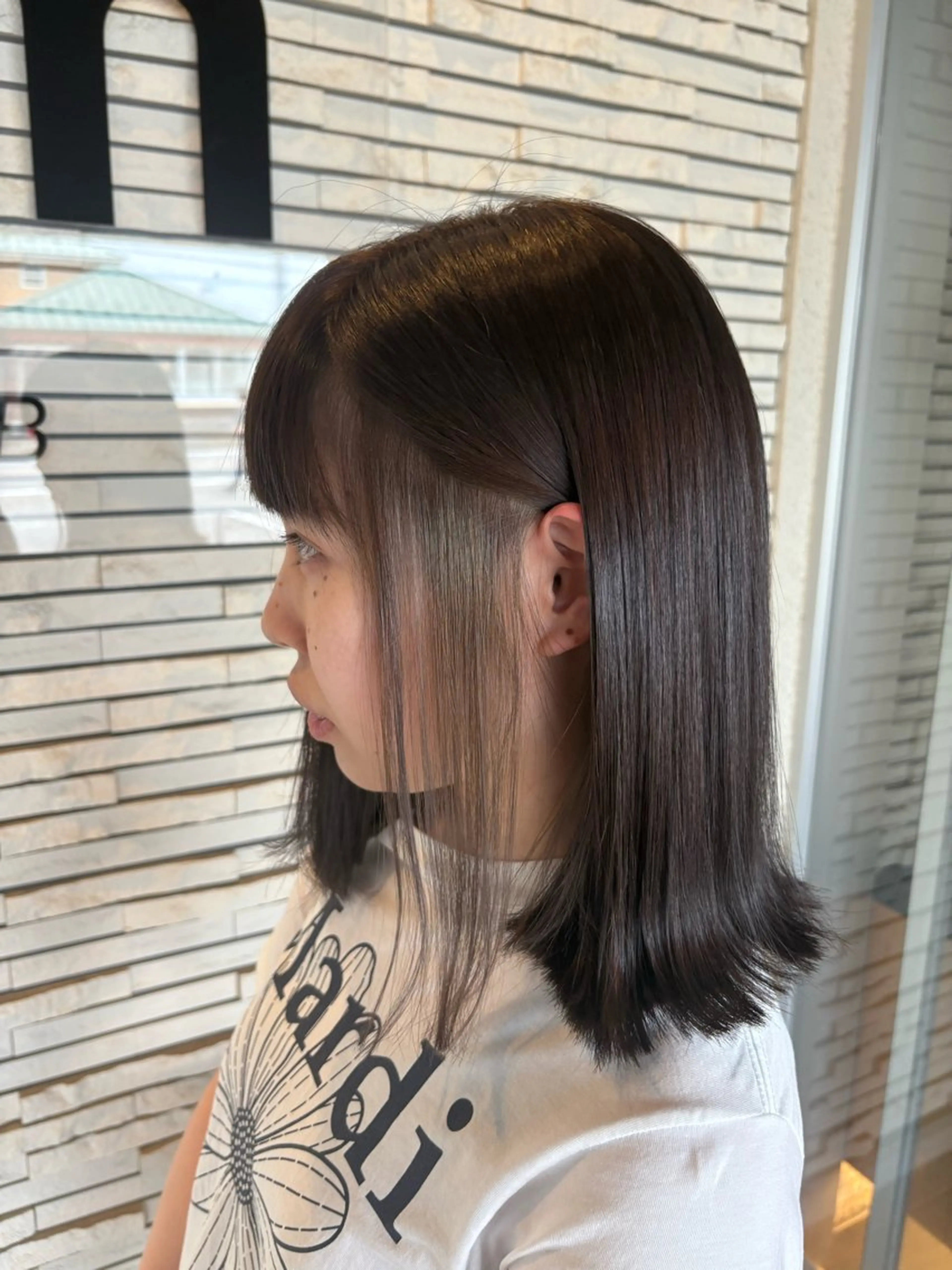 ミディアム カット ヘアカラー トリートメント AI KIのヘアスタイル