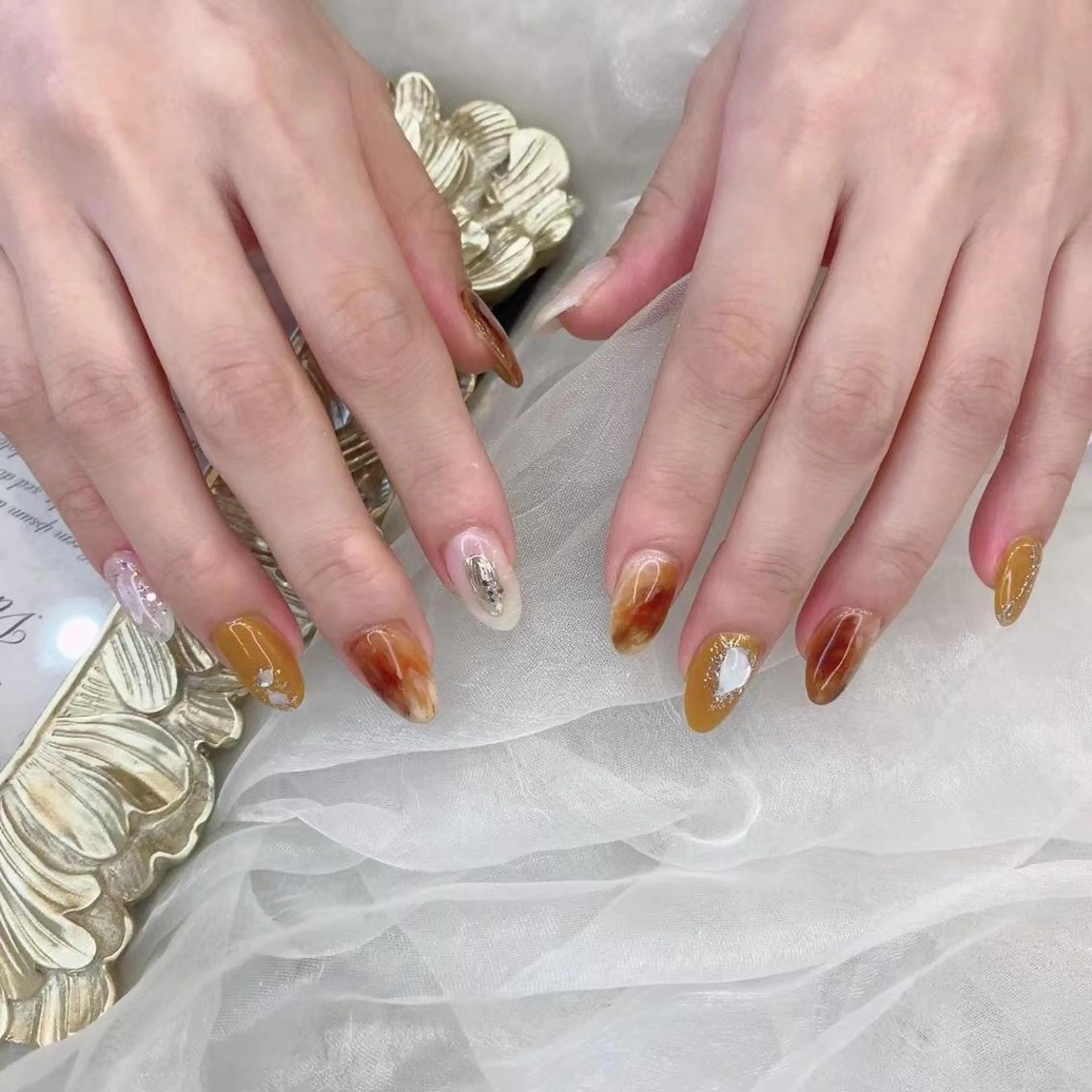 ネイル ミラーネイル ニュアンスネイル シルバー Babarla Nailのネイルデザイン