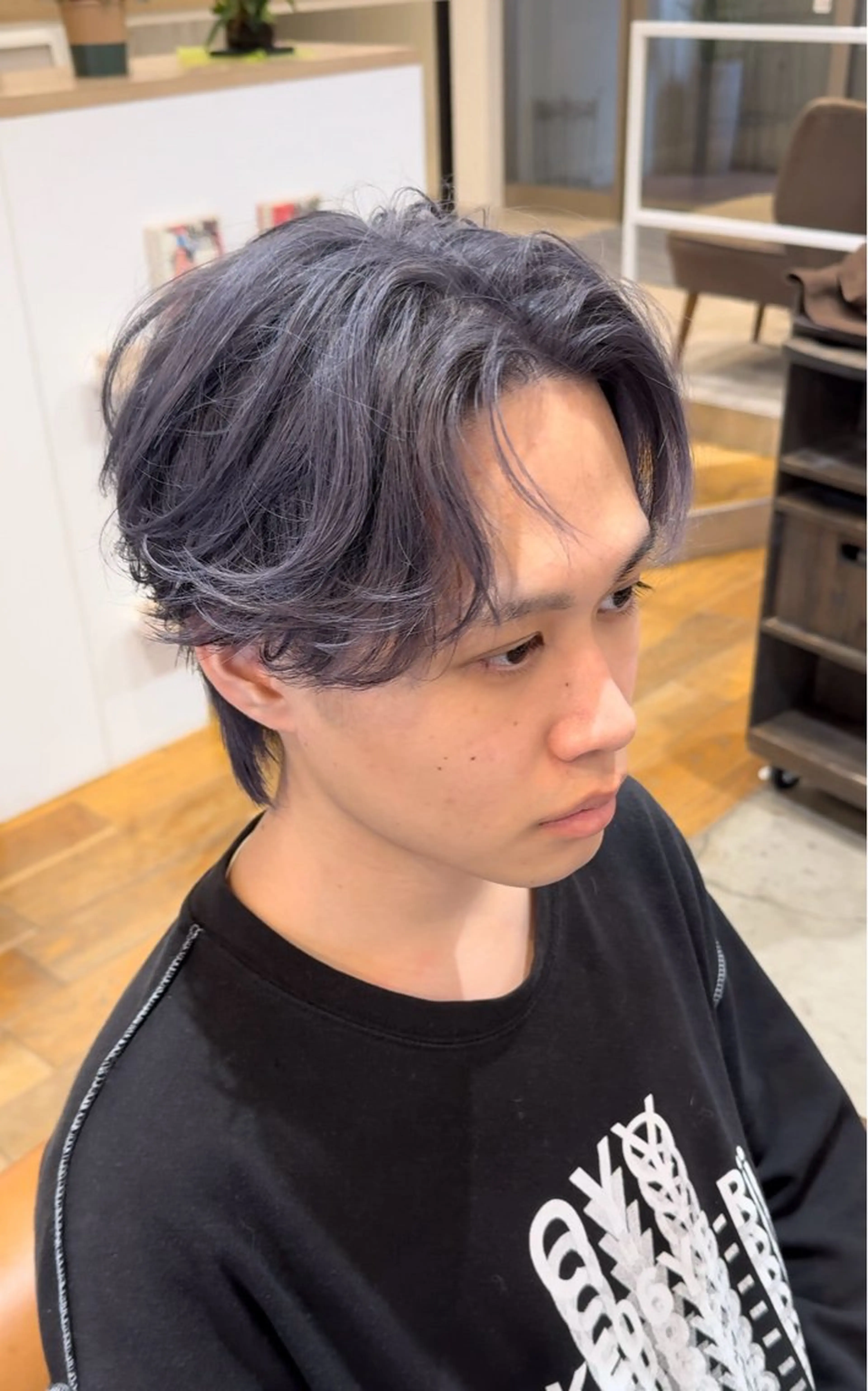 カラー メンズ センターパート メンズ韓国風 メンズウルフカット シルバー ウルフカット カット ヘアカラー vivid所属・麻生誠 メンズ特化❤️‍🔥のヘアスタイル