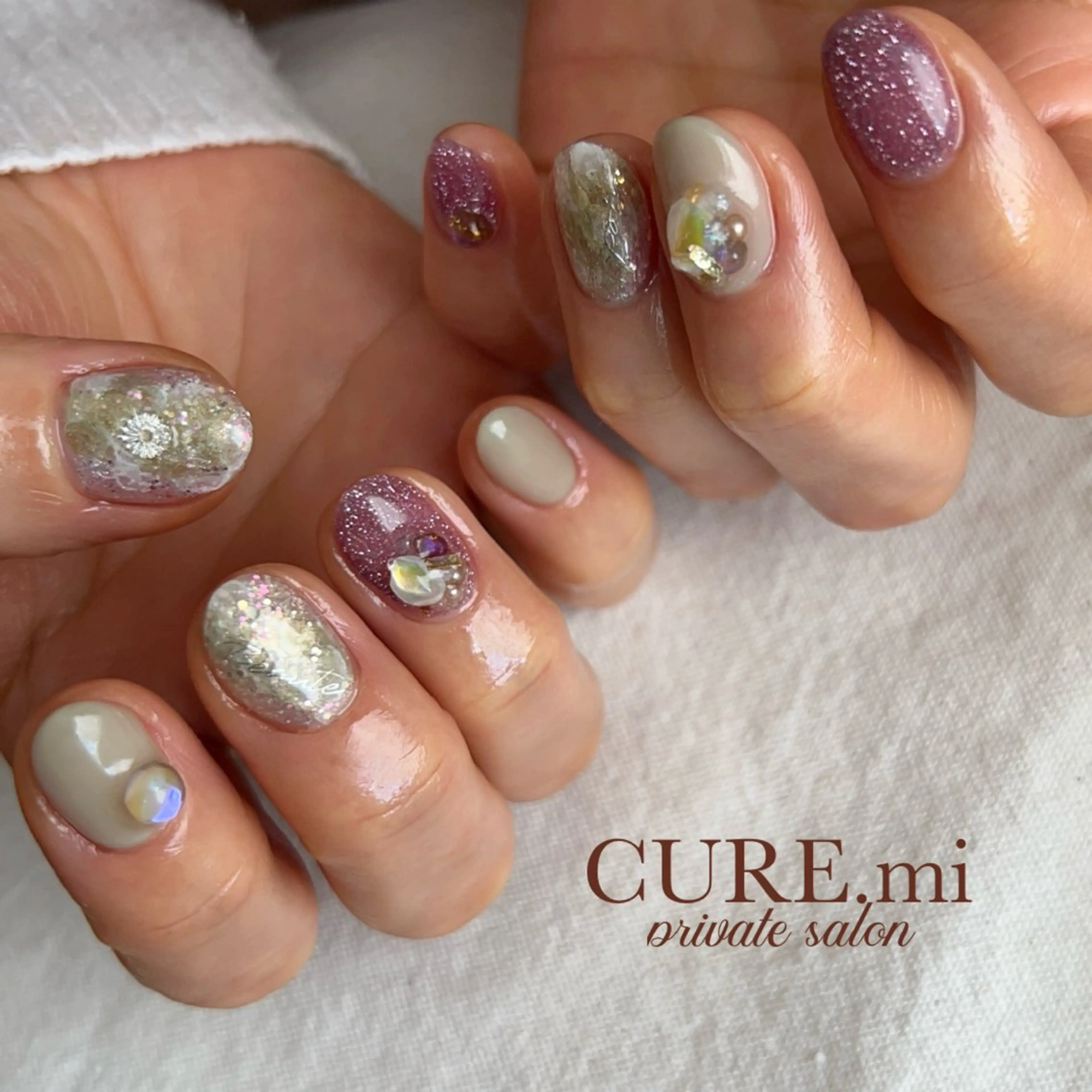 ネイル フラッシュネイル キラキラネイル ニュアンスネイル ハンドネイル ハンドケア CURE.mi所属・伊藤 美香のネイルデザイン
